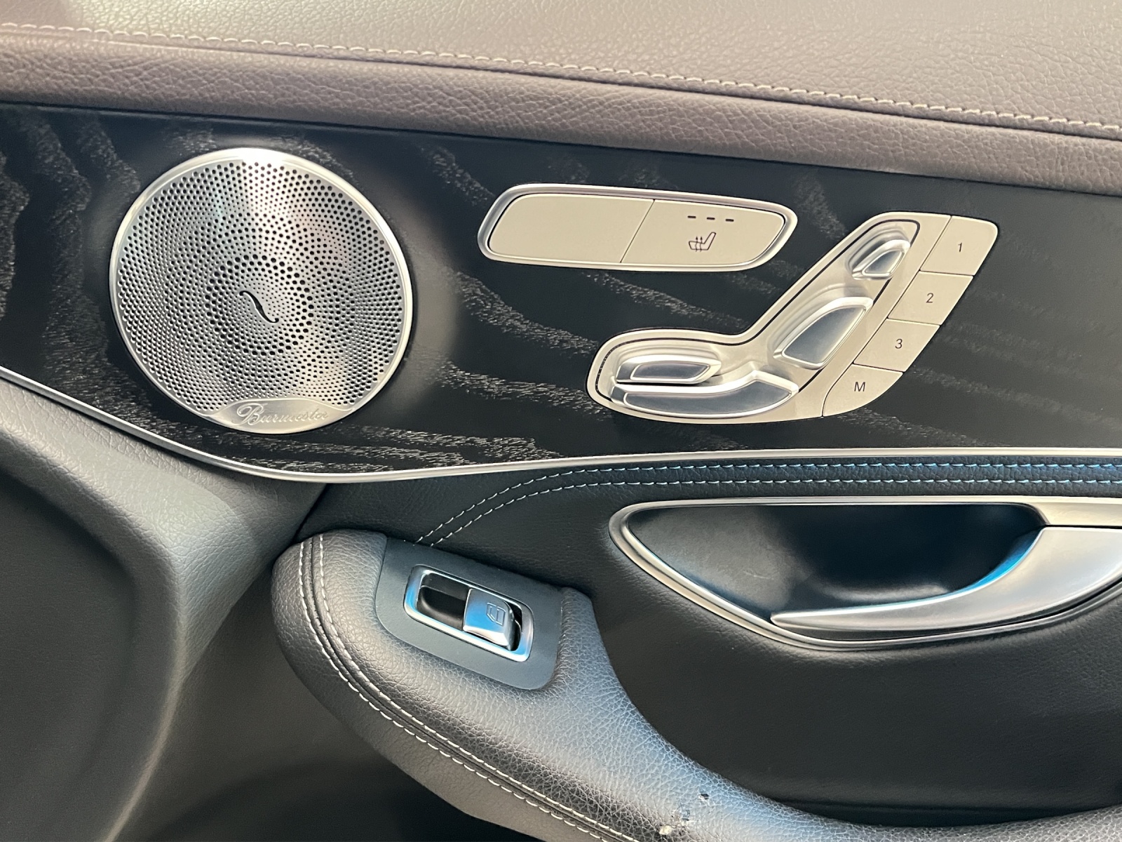MERCEDES-BENZ GLC 350 e AMG Line 4Matic 7G-Tronic-image-9