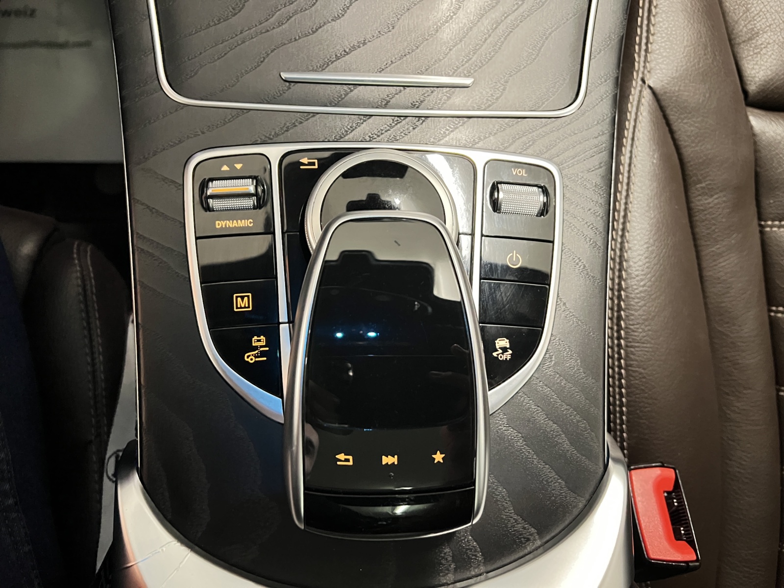 MERCEDES-BENZ GLC 350 e AMG Line 4Matic 7G-Tronic-image-18