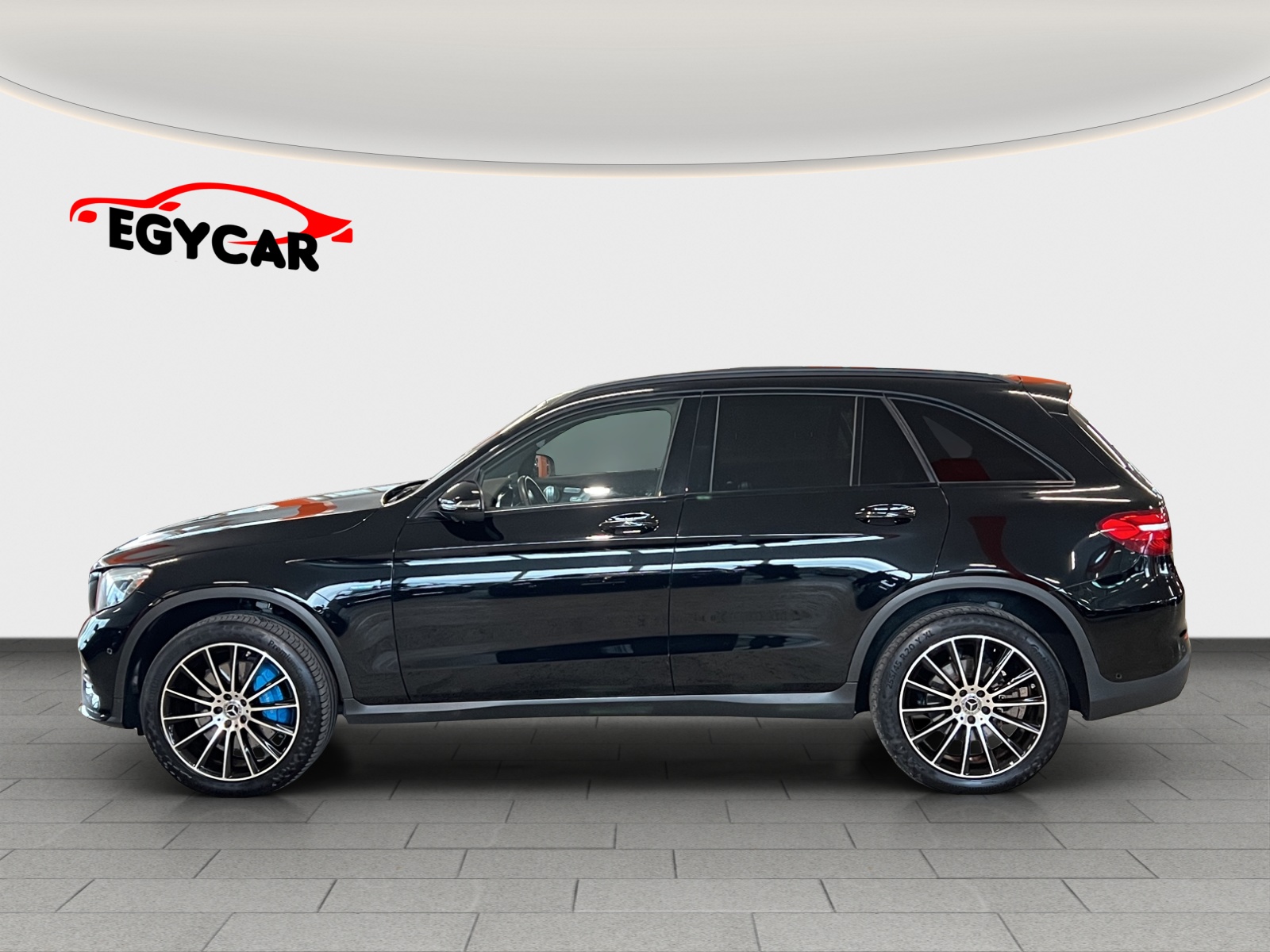 MERCEDES-BENZ GLC 350 e AMG Line 4Matic 7G-Tronic-image-5