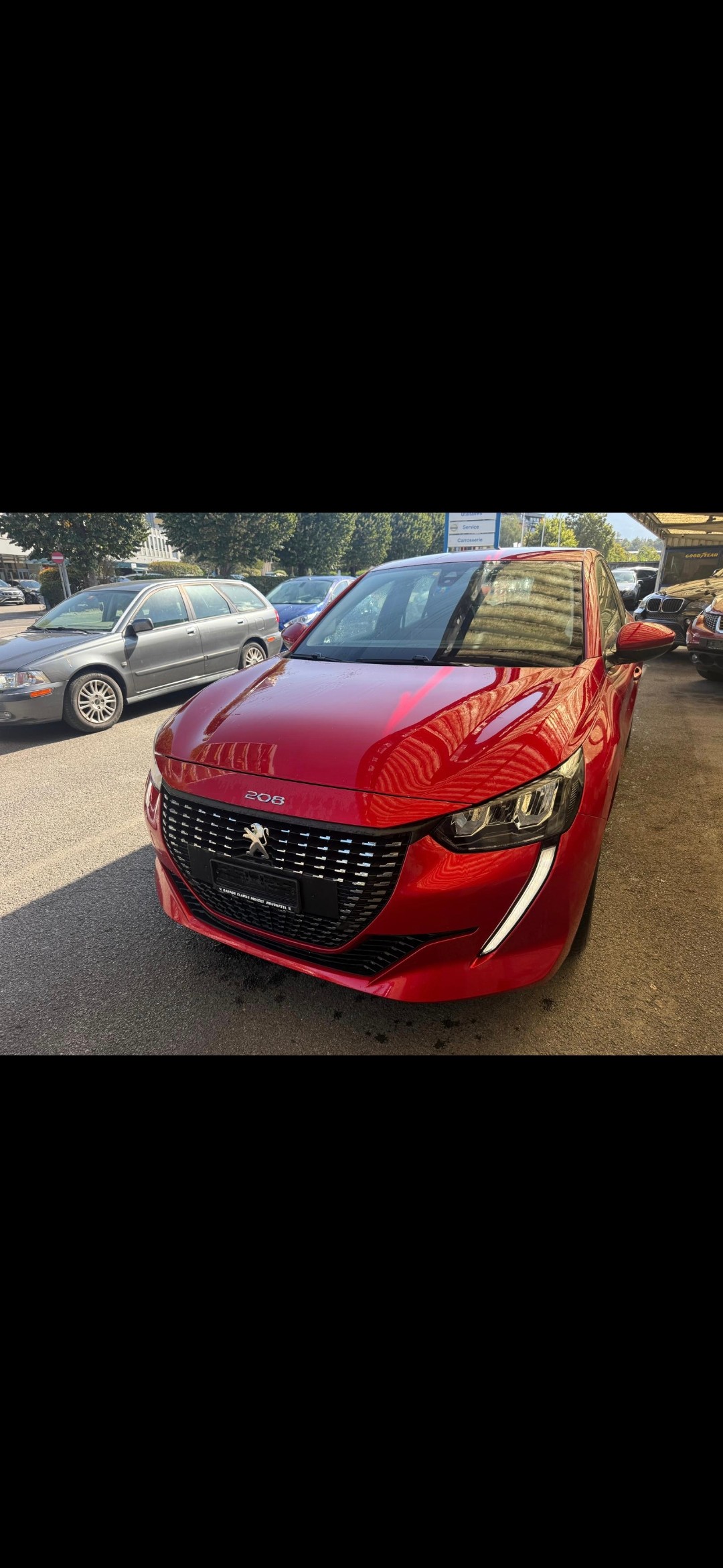 PEUGEOT 208 1.2 PureTech Allure-image-0