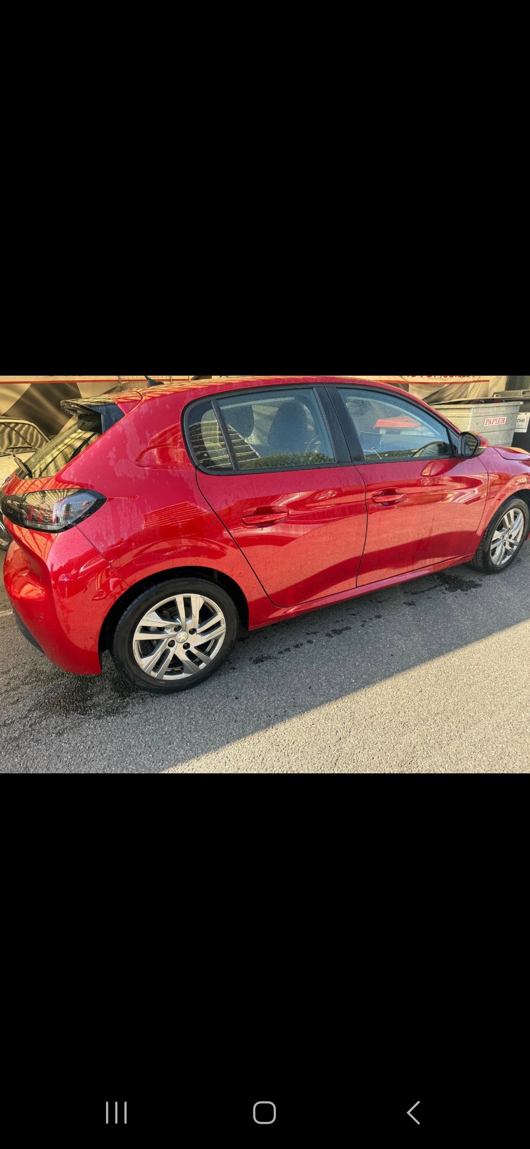 PEUGEOT 208 1.2 PureTech Allure-image-5