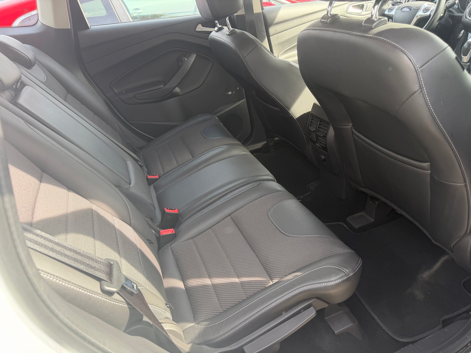 FORD Kuga 2.0 TDCi Titanium 4WD PowerShift-image-7