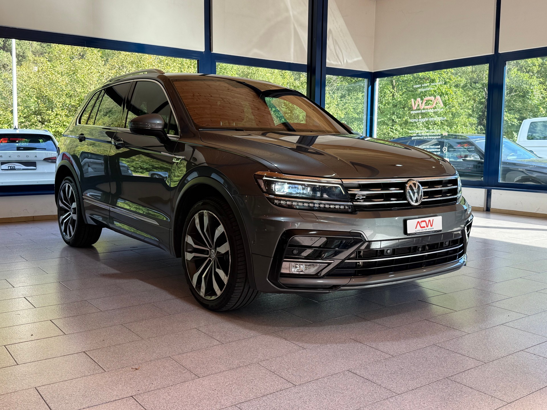 VW Tiguan 2.0TSI Highline 4Motion DSG-image-2
