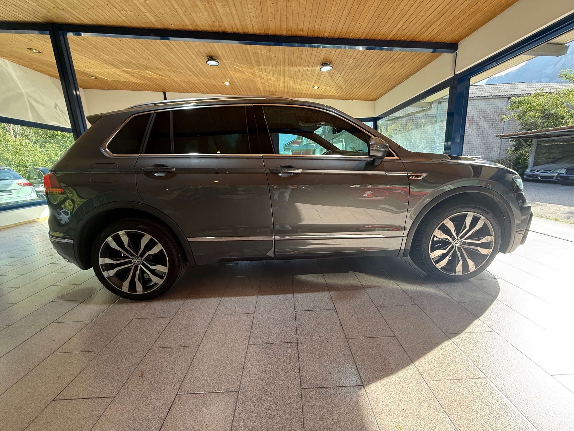 VW Tiguan 2.0TSI Highline 4Motion DSG-image-12
