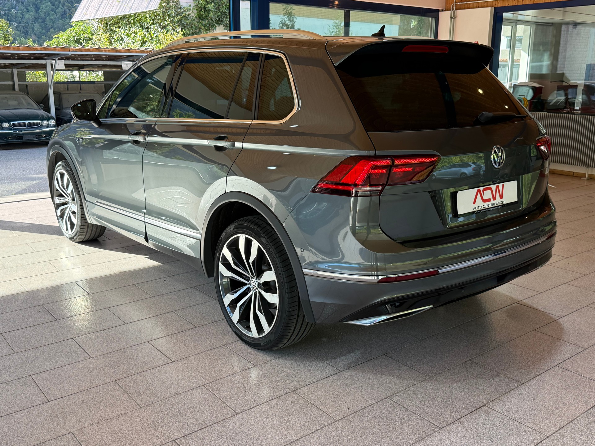 VW Tiguan 2.0TSI Highline 4Motion DSG-image-10