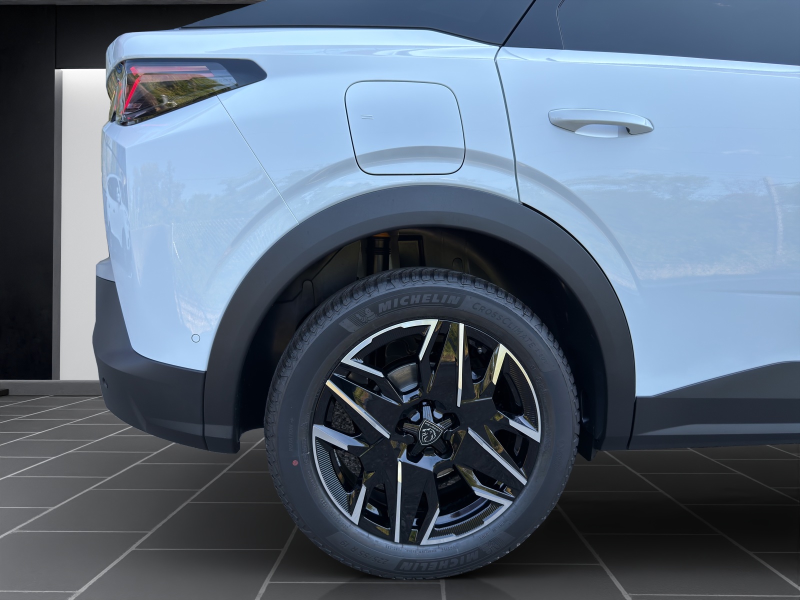 PEUGEOT 3008 NEW 145 e-DCS GT-image-9