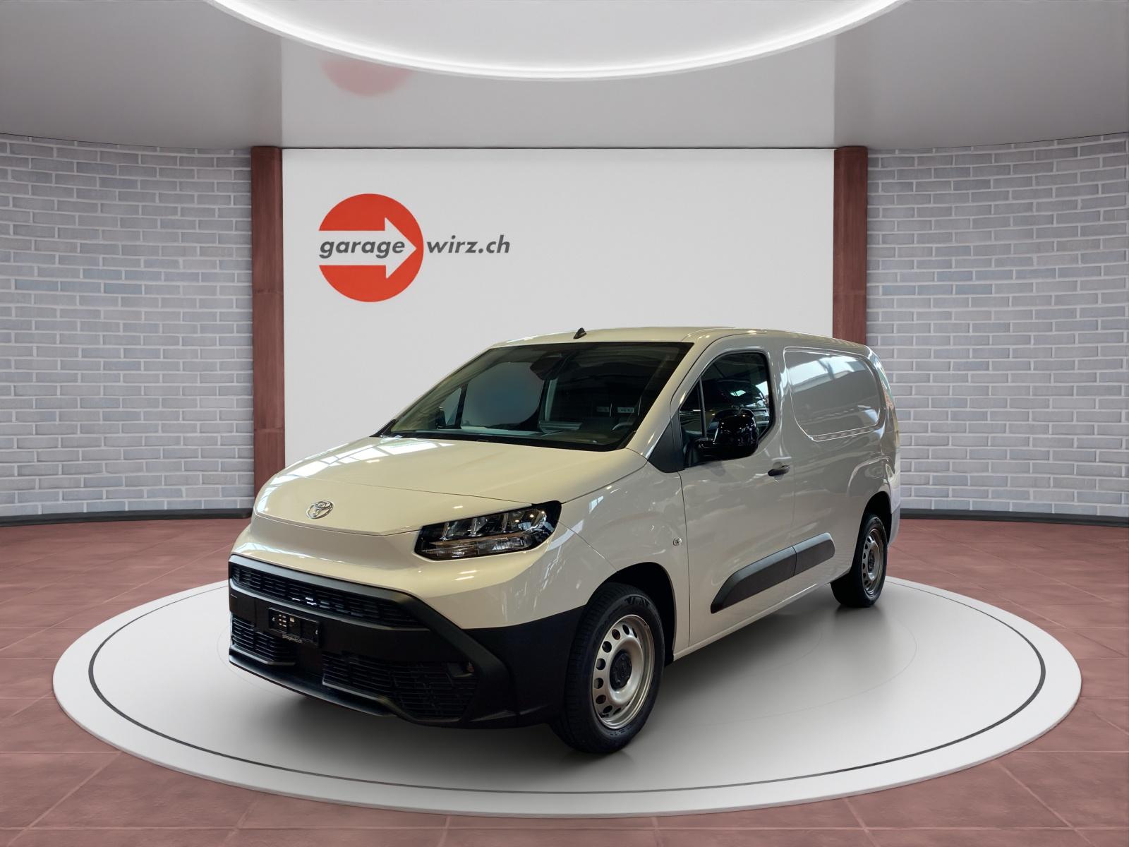 TOYOTA PROACE CITY Van L2 1.2 Active-image-0