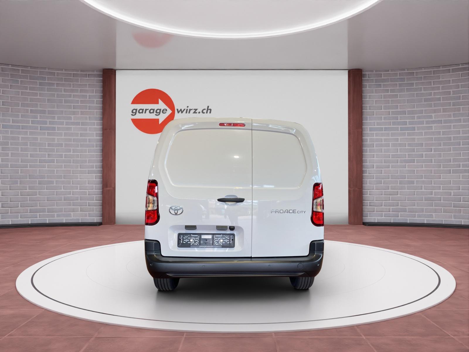 TOYOTA PROACE CITY Van L2 1.2 Active-image-3