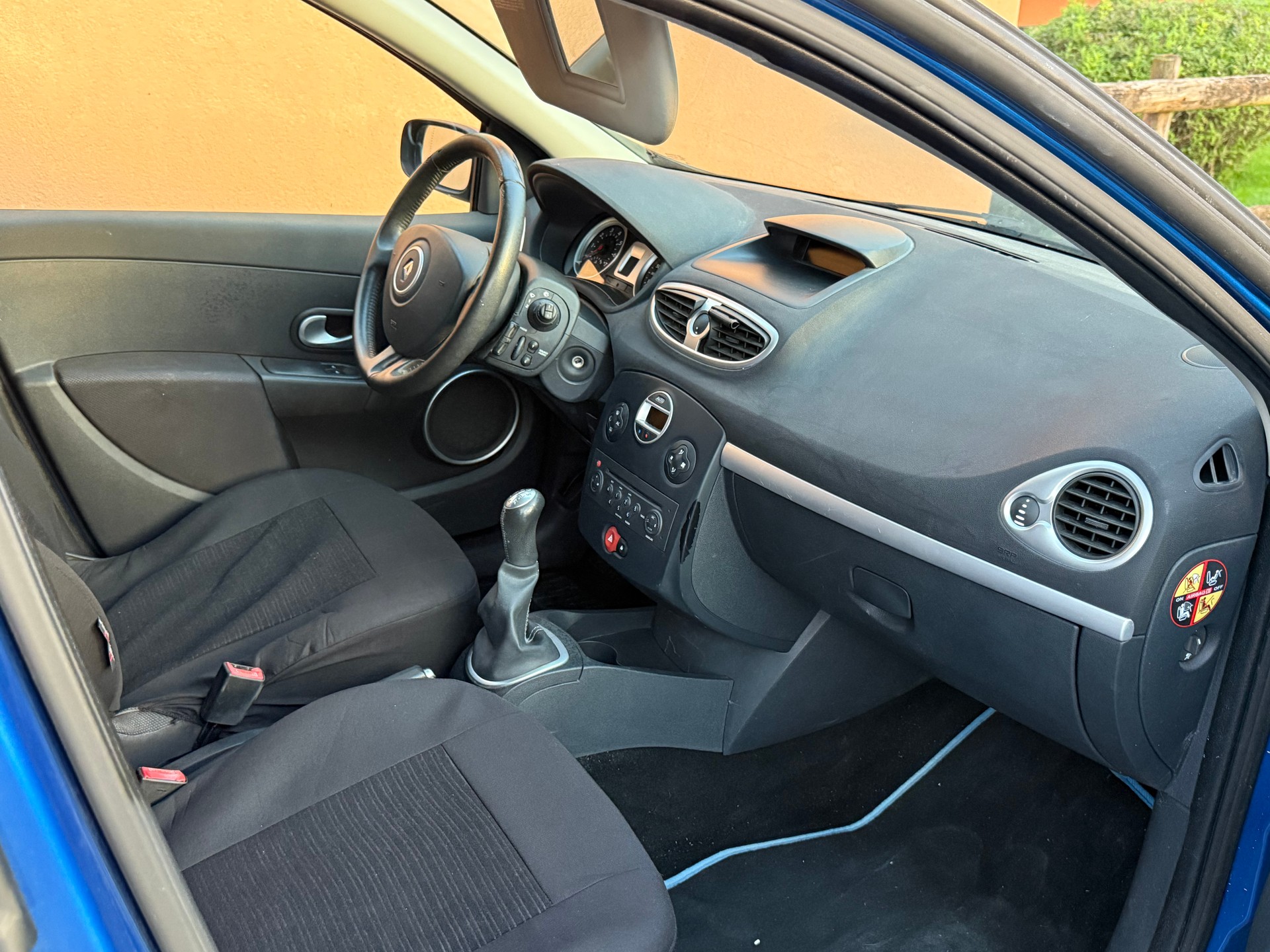 RENAULT Clio 1.2 16V Turbo Rip Curl-image-12