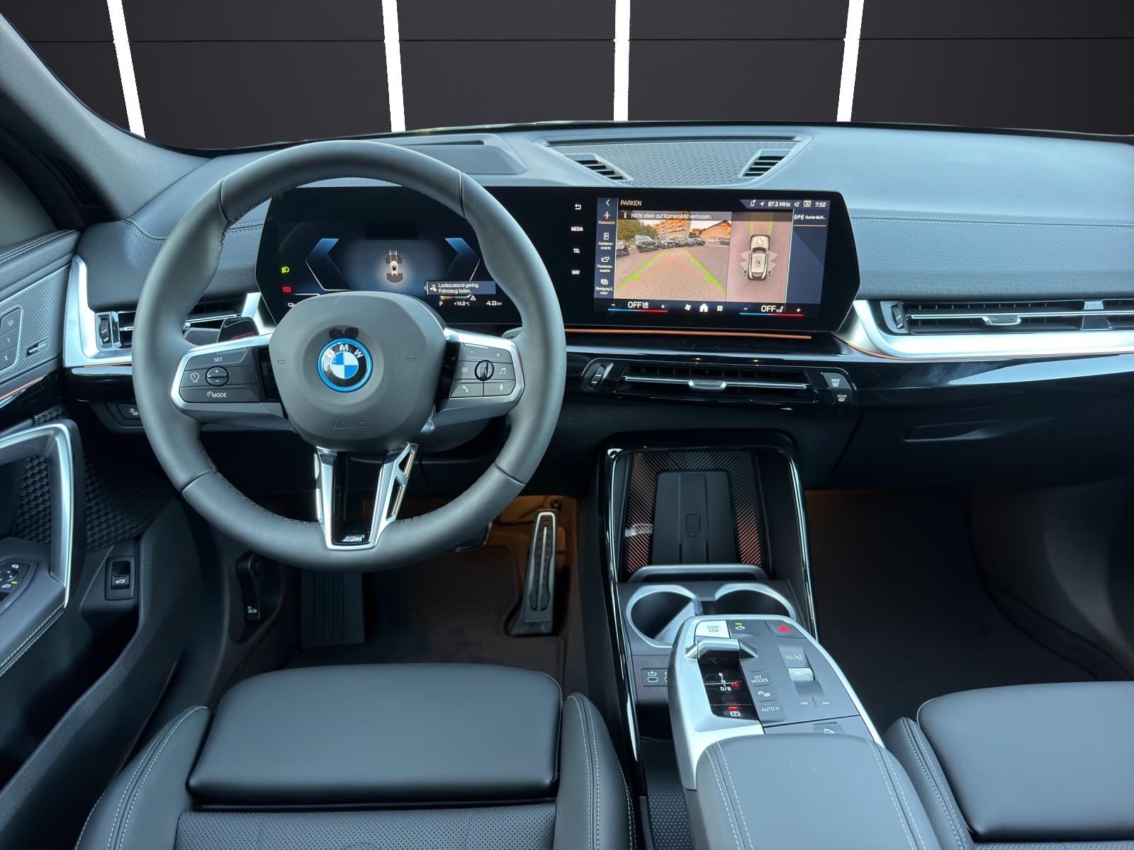BMW iX2 U10 30 xDrive-image-11