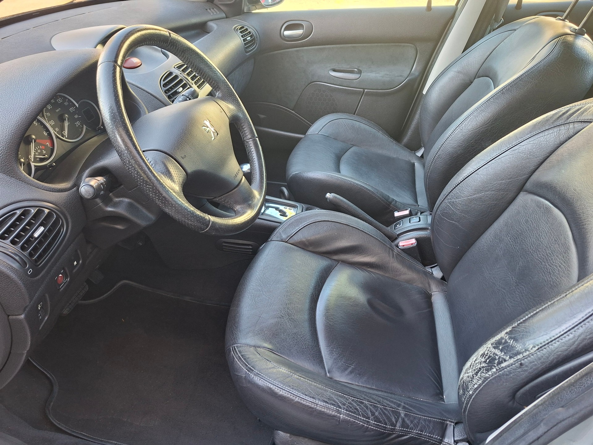 PEUGEOT 206 1.6 16V (XT) Premium Automatik-image-6