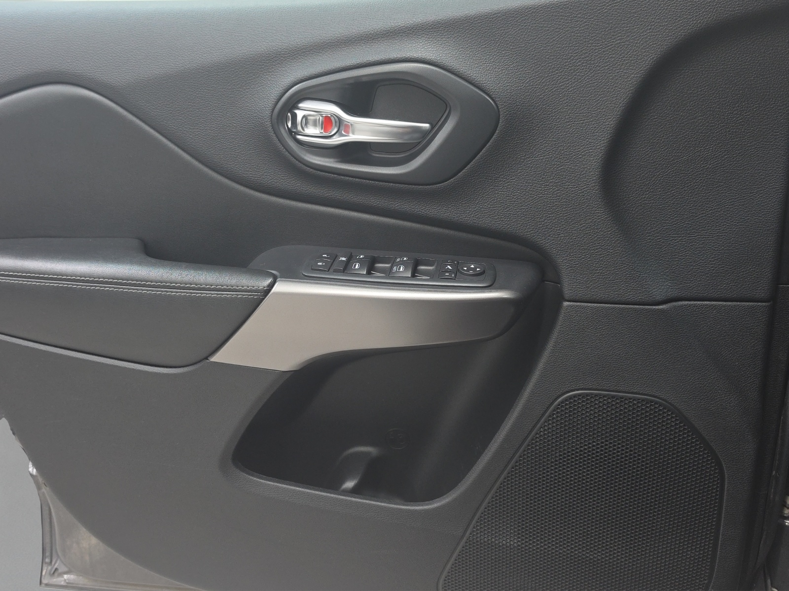 JEEP Cherokee 2.0 T Limited AWD-image-14