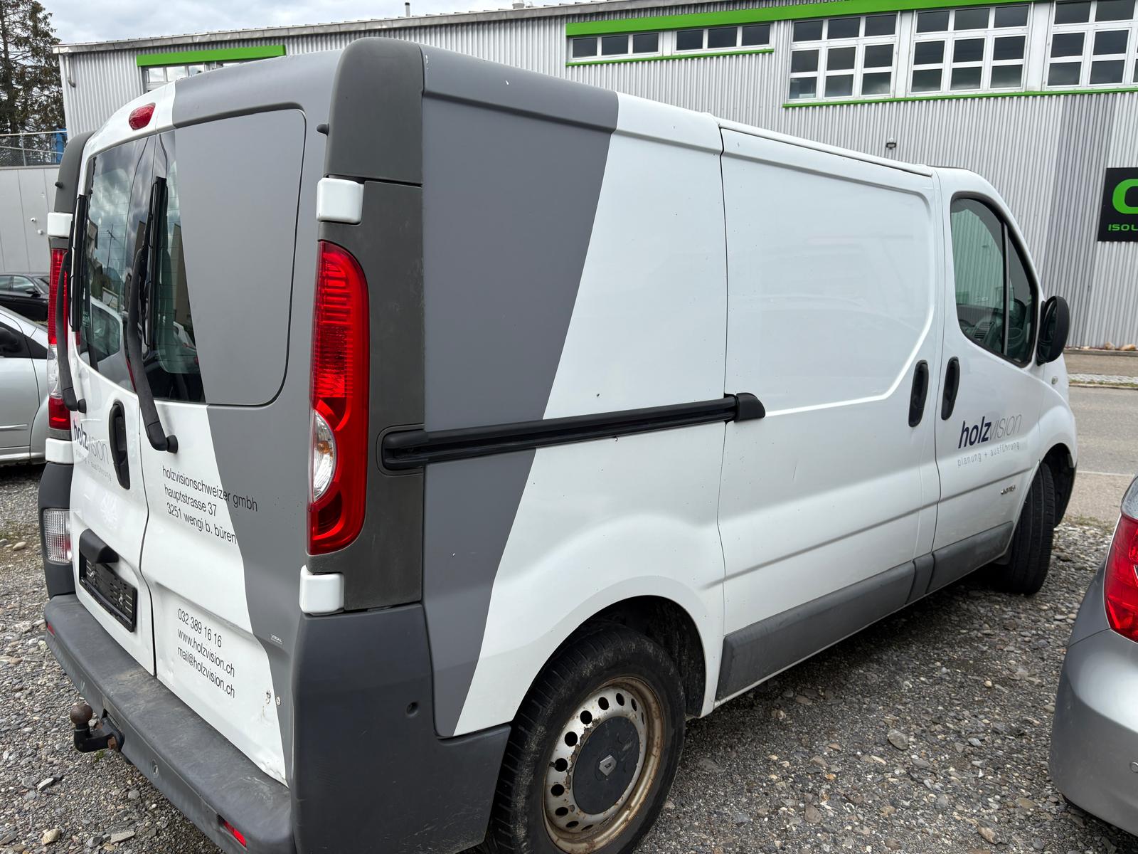 RENAULT Trafic 2.0 dCi 115 A 2.9t L1H1-image-2