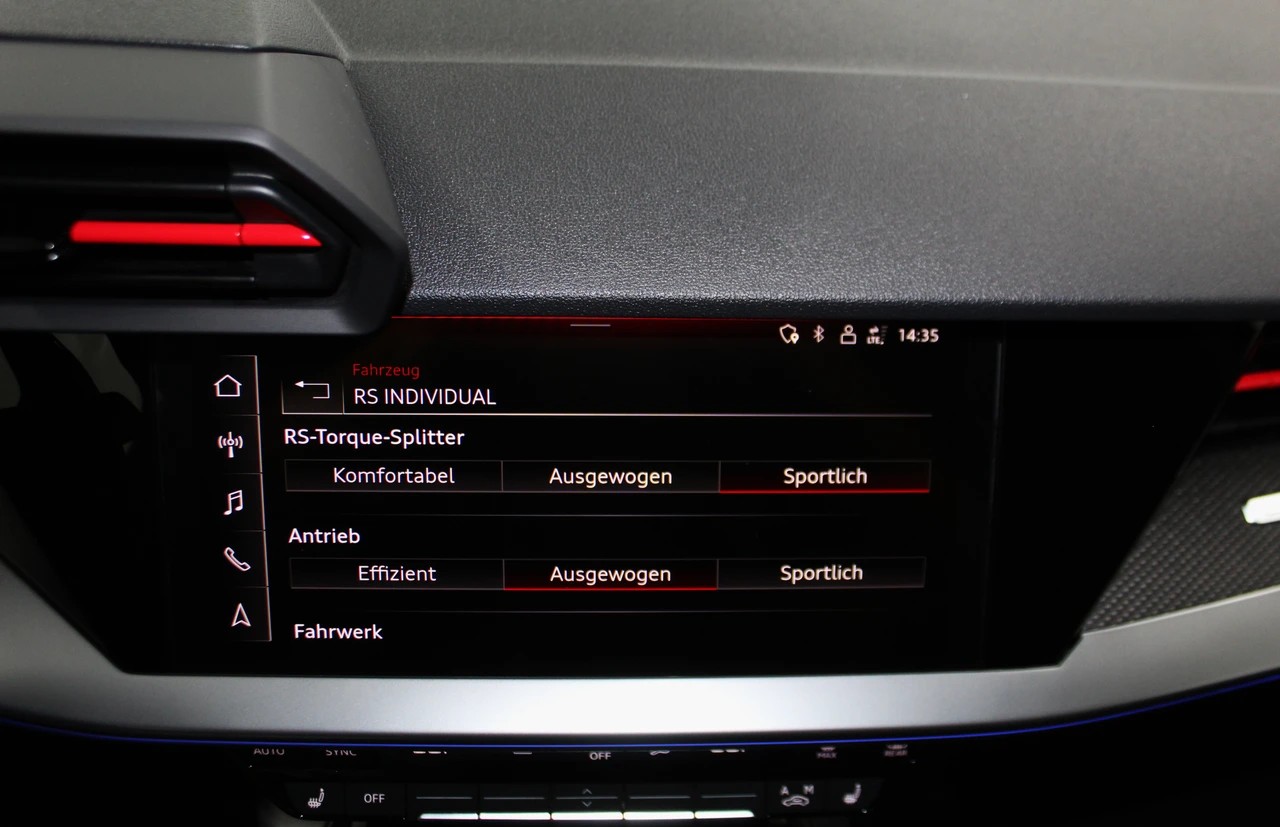 AUDI AUDI RS3 Sportback 2.5 TSI quattro S-tronic RS-Designpaket plus rot / Maxton Kit / CH-Fahrzeug-image-28