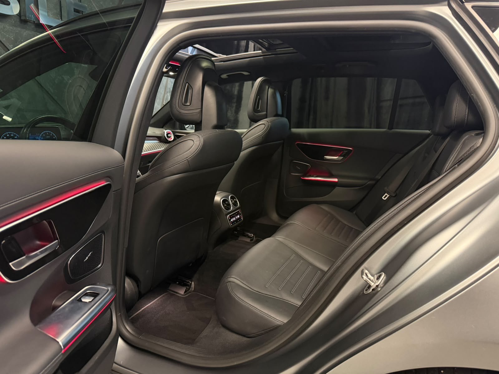 MERCEDES-BENZ C 300 T 4Matic AMG Line-image-17