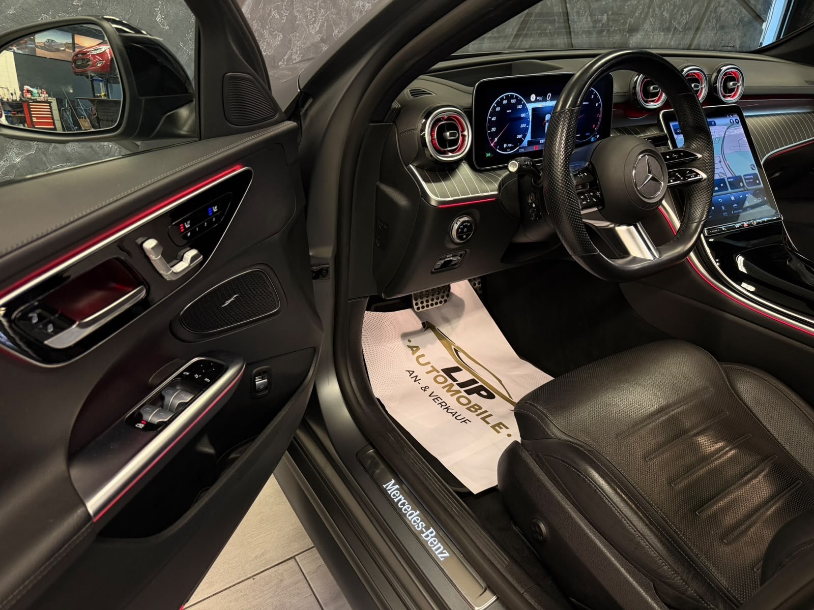 MERCEDES-BENZ C 300 T 4Matic AMG Line-image-10
