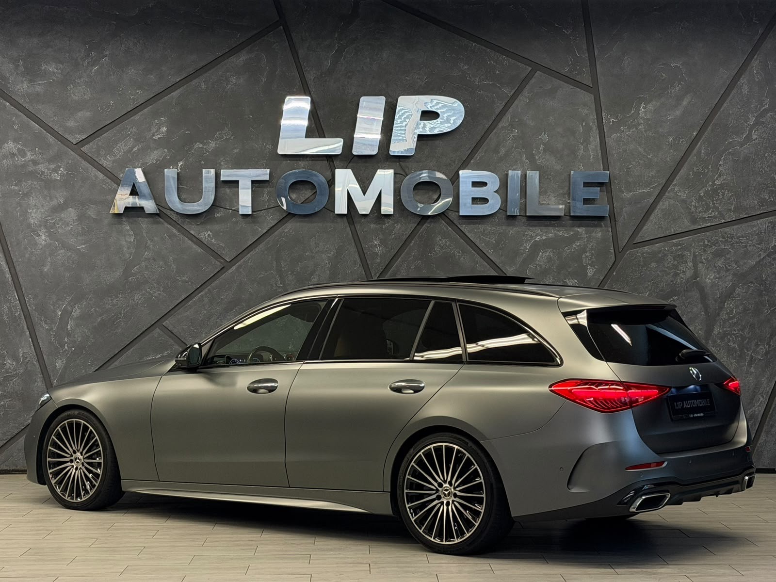 MERCEDES-BENZ C 300 T 4Matic AMG Line-image-7