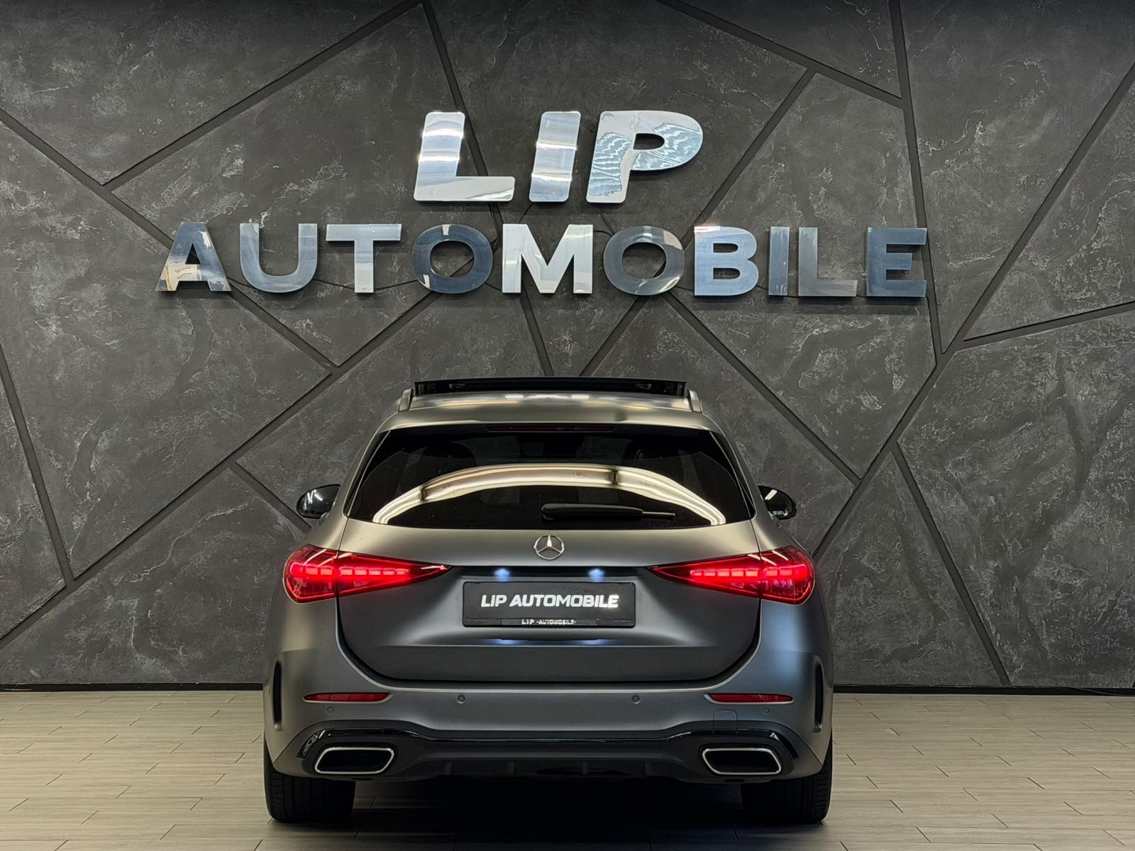 MERCEDES-BENZ C 300 T 4Matic AMG Line-image-6