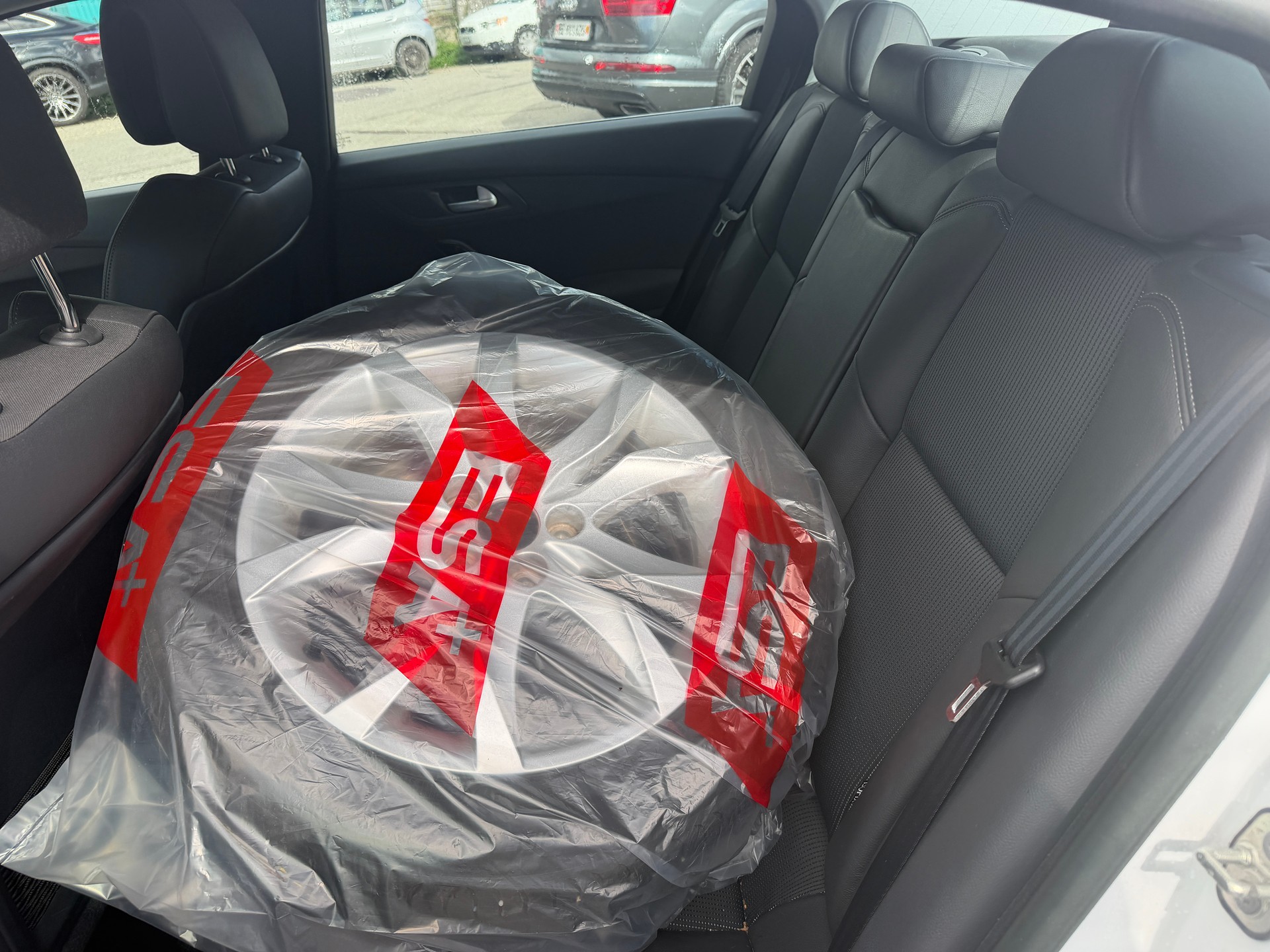 PEUGEOT 508 2.0 HDI Active Automatic-image-8
