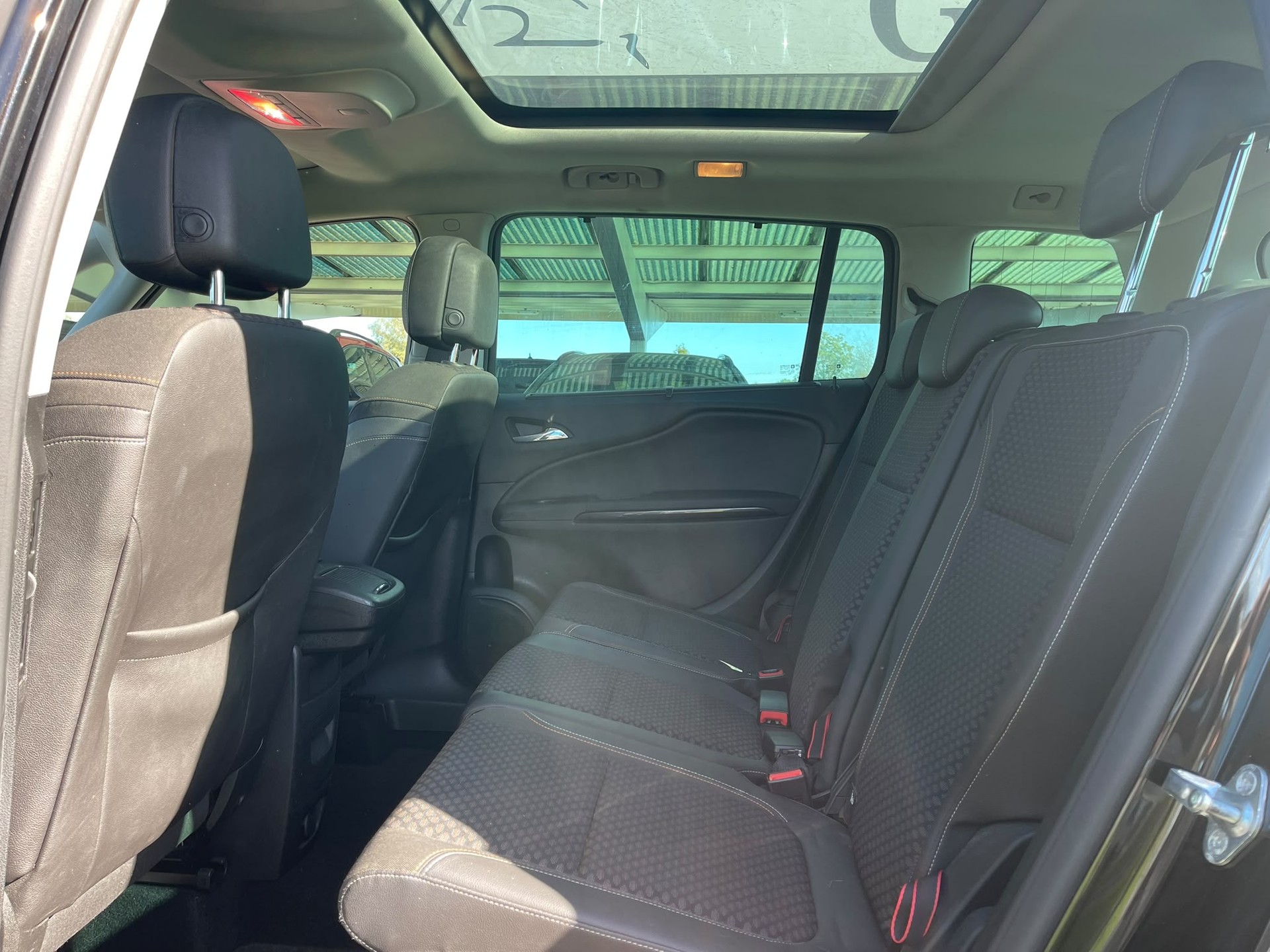 OPEL Zafira 1.6i 16V Turbo Enjoy-image-11