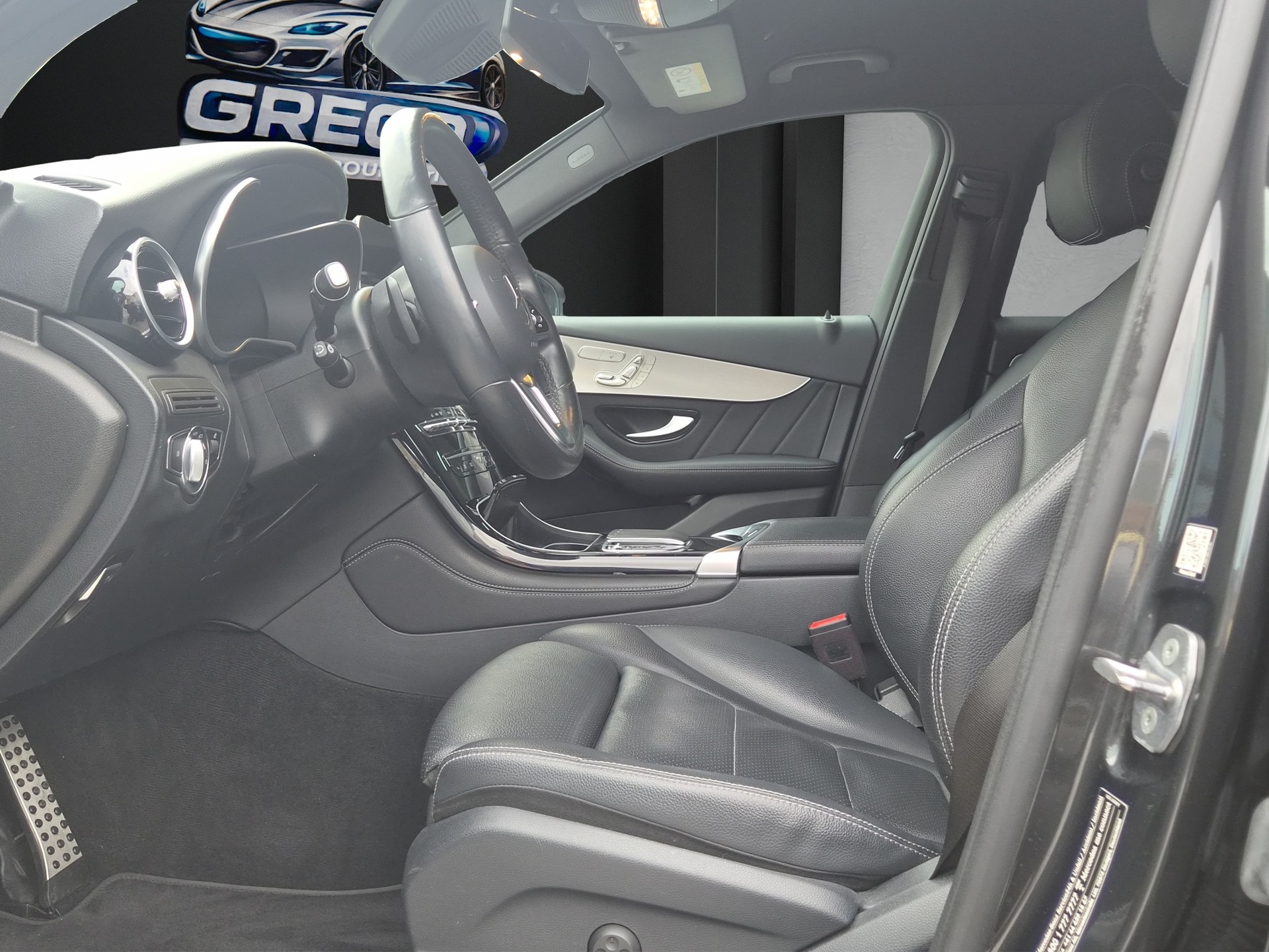 MERCEDES-BENZ GLC 200 AMG Line 4Matic 9G-Tronic-image-8