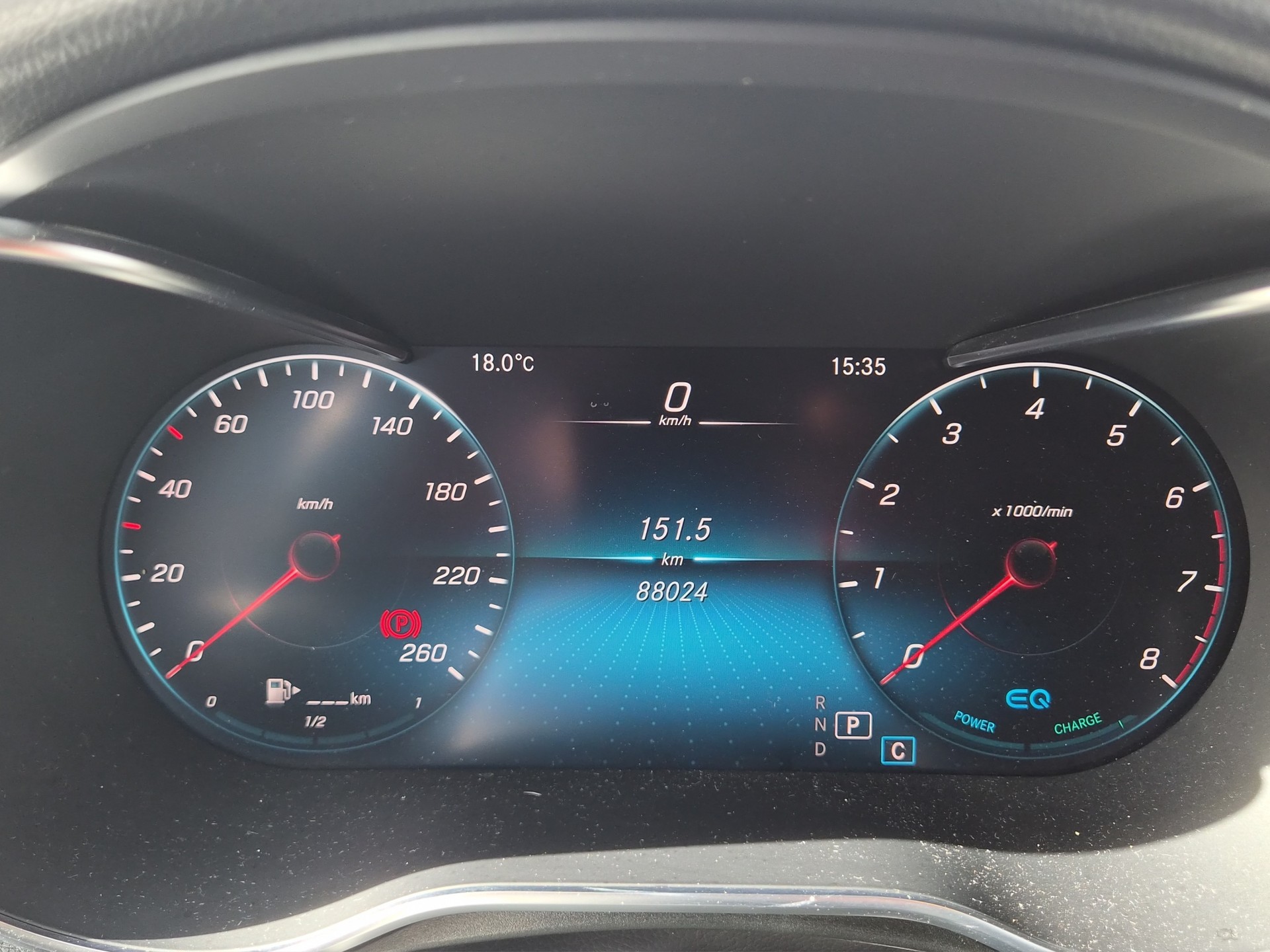 MERCEDES-BENZ GLC 200 AMG Line 4Matic 9G-Tronic-image-10