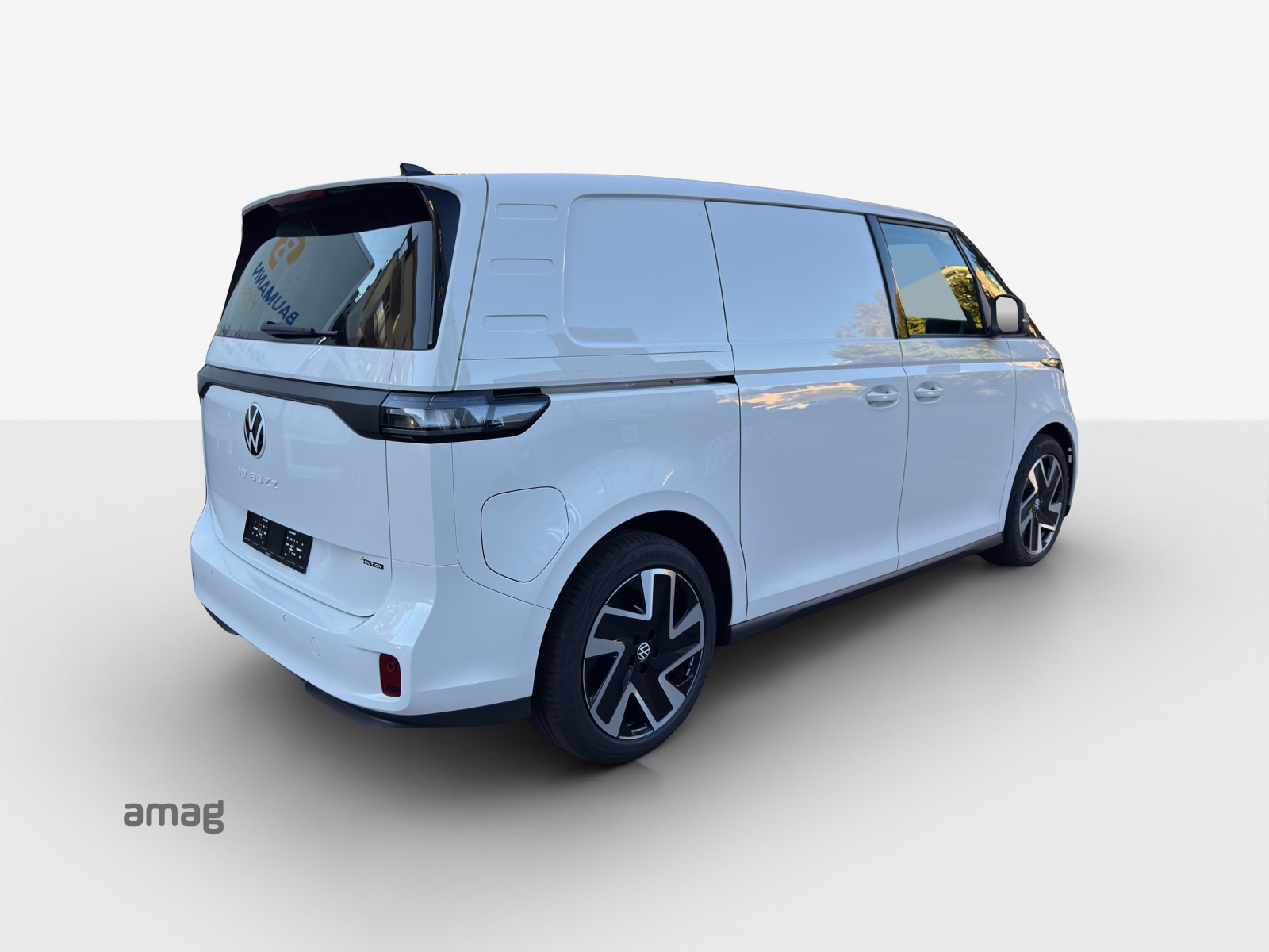 VW ID. Buzz Cargo Pro 4Motion-image-4