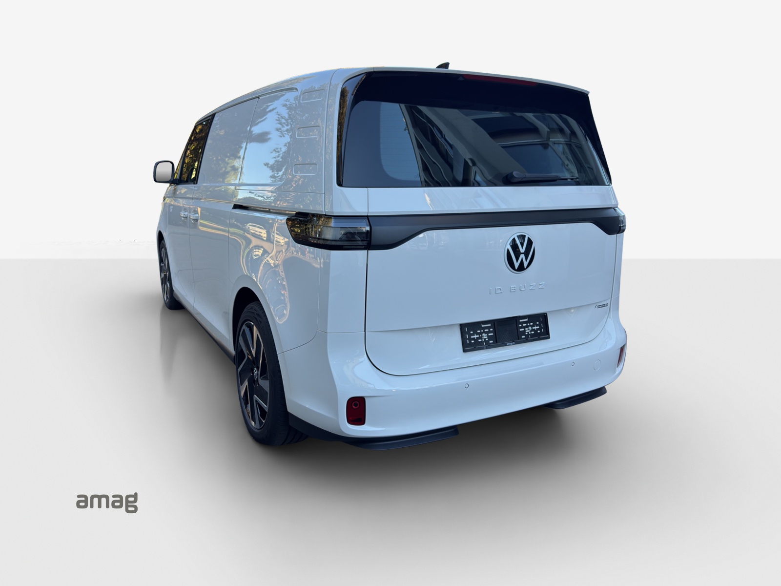 VW ID. Buzz Cargo Pro 4Motion-image-2