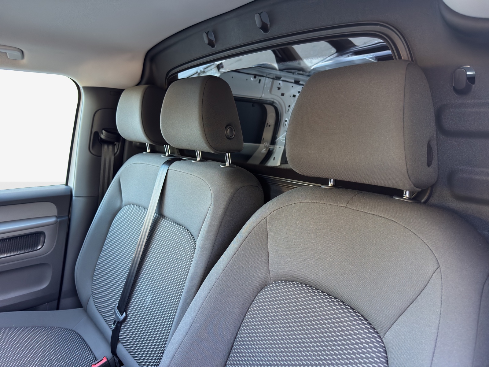 VW ID. Buzz Cargo Pro 4Motion-image-8