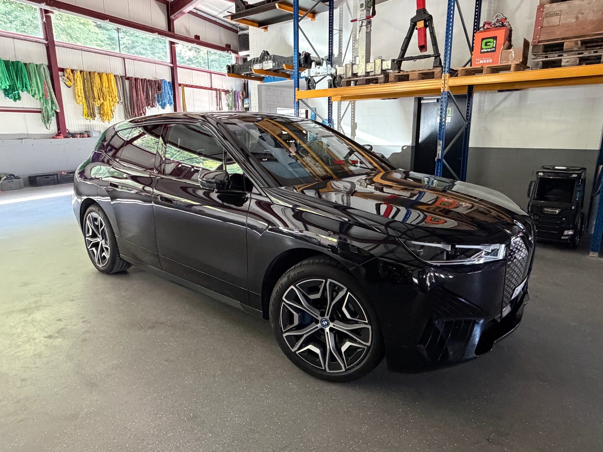 BMW xDrive50-image-1