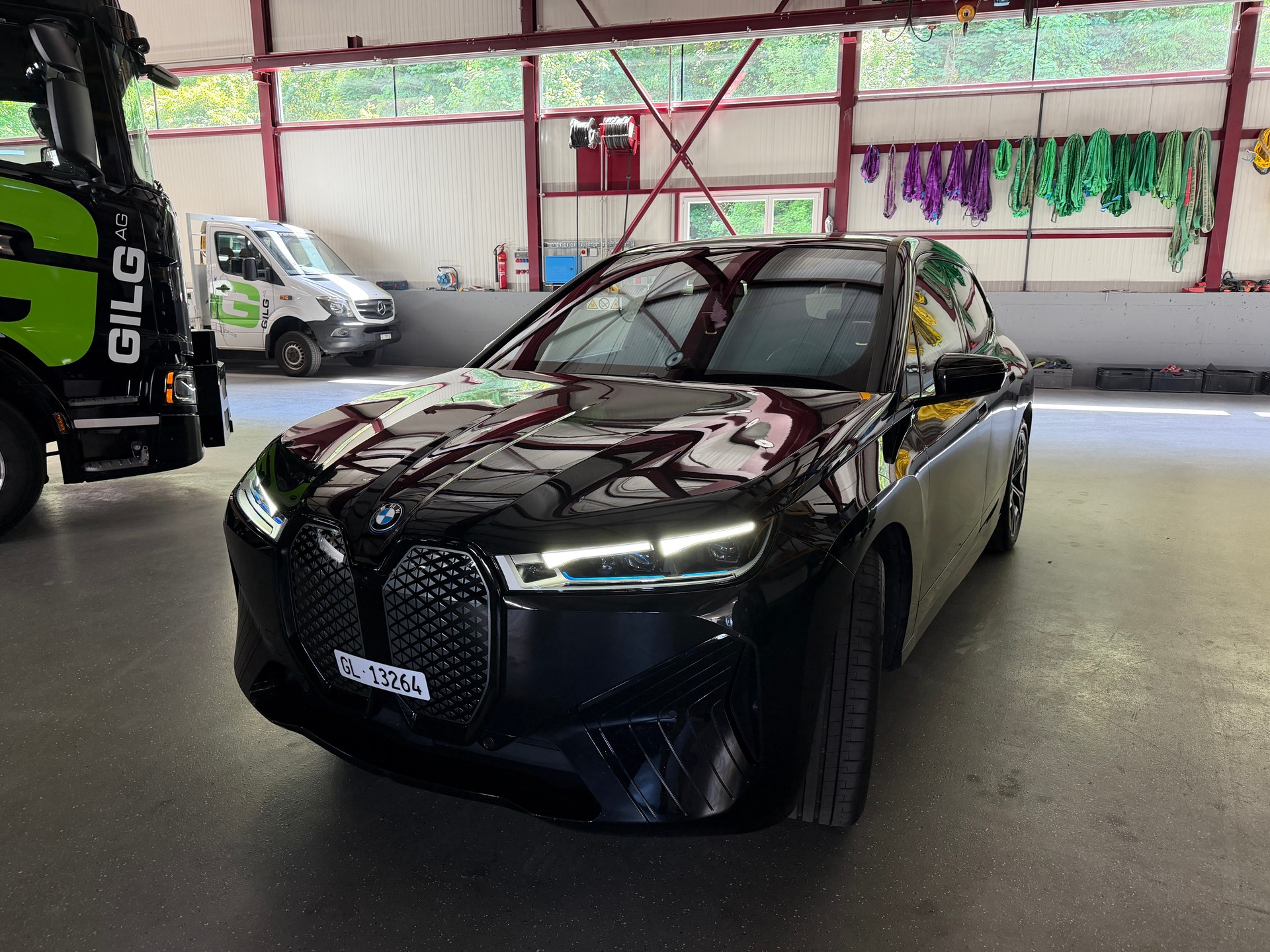 BMW xDrive50-image-0
