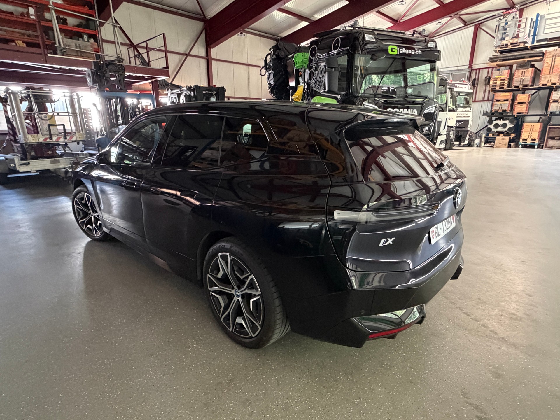 BMW xDrive50-image-3