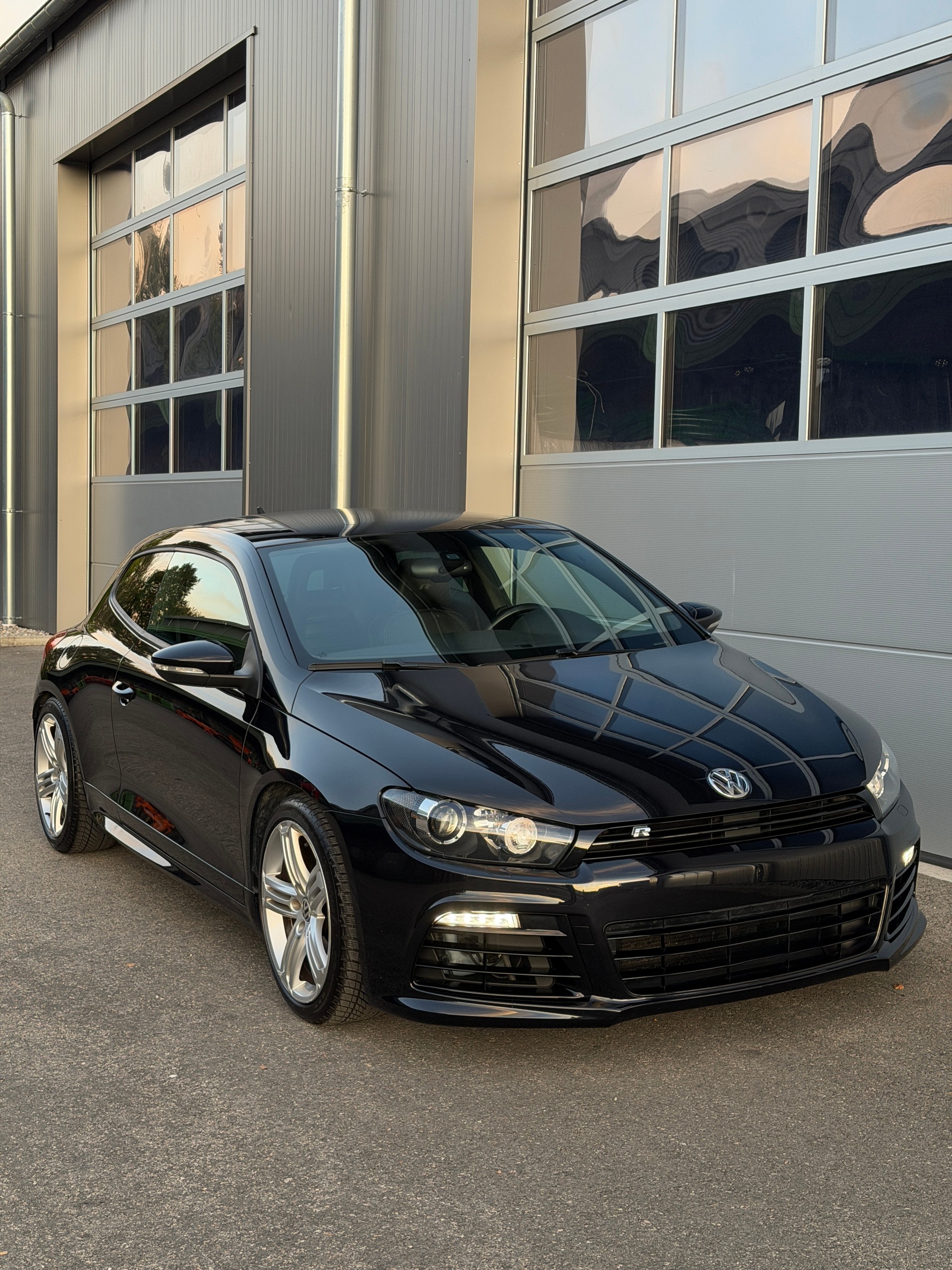 VW Scirocco 2.0 TSI R-image-5