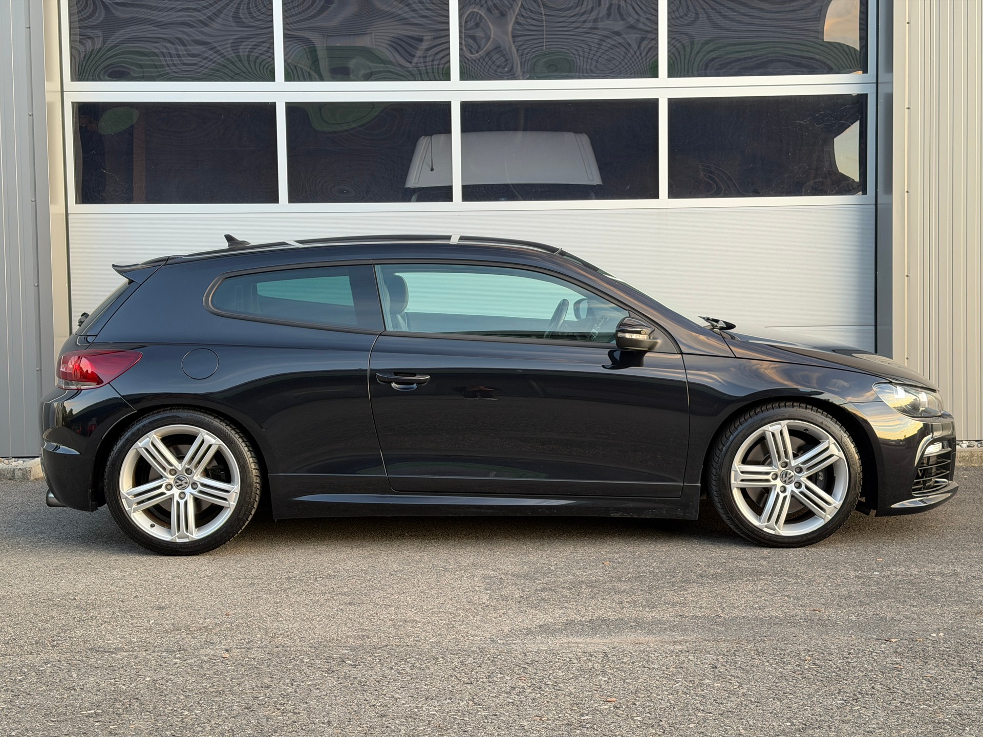 VW Scirocco 2.0 TSI R-image-4