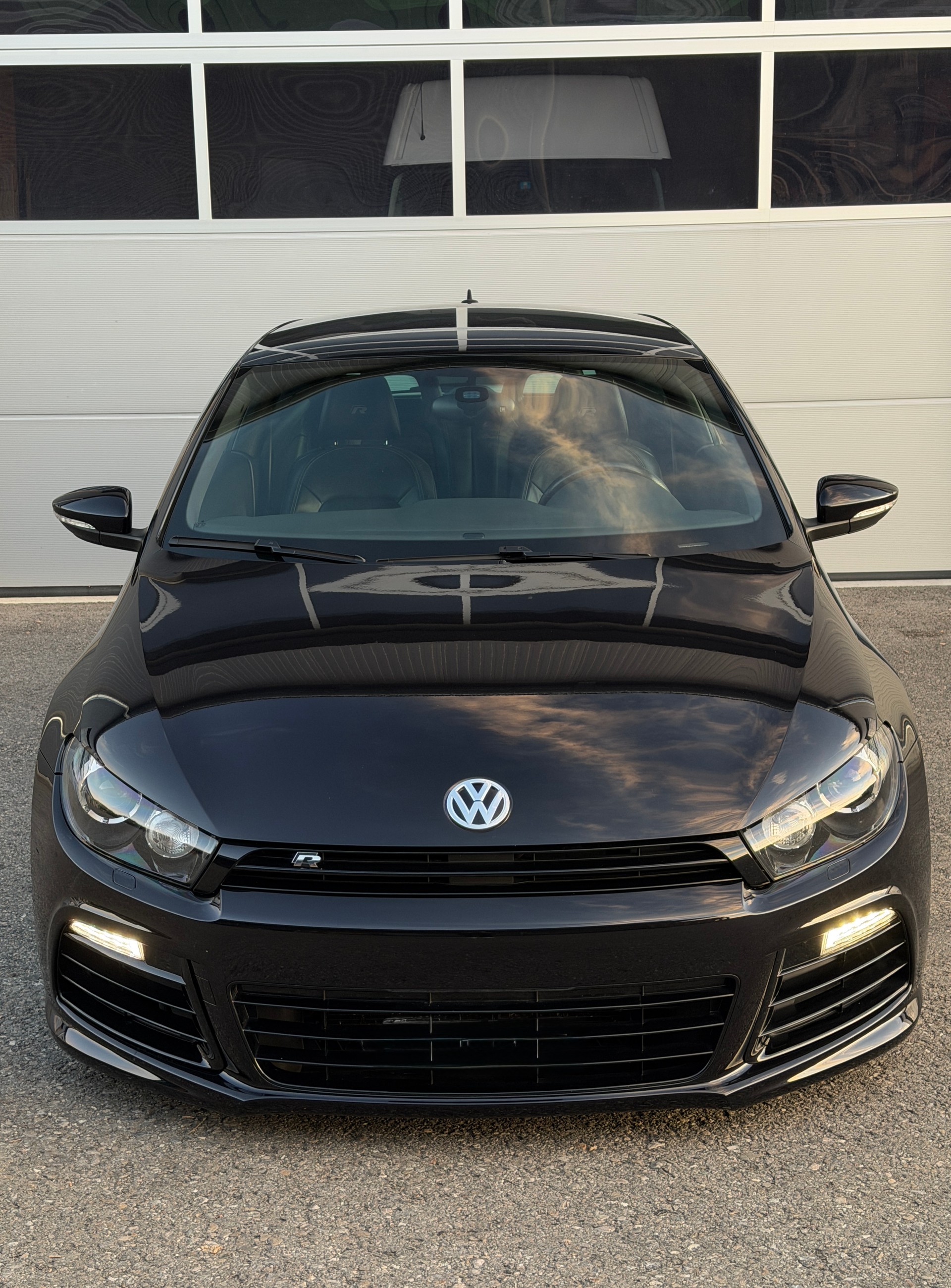 VW Scirocco 2.0 TSI R-image-2