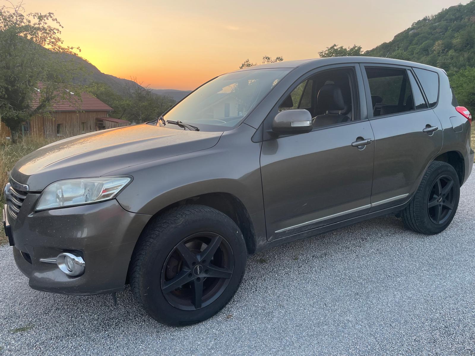 TOYOTA 2.2 D-4D 150 Linea Sol-image-0