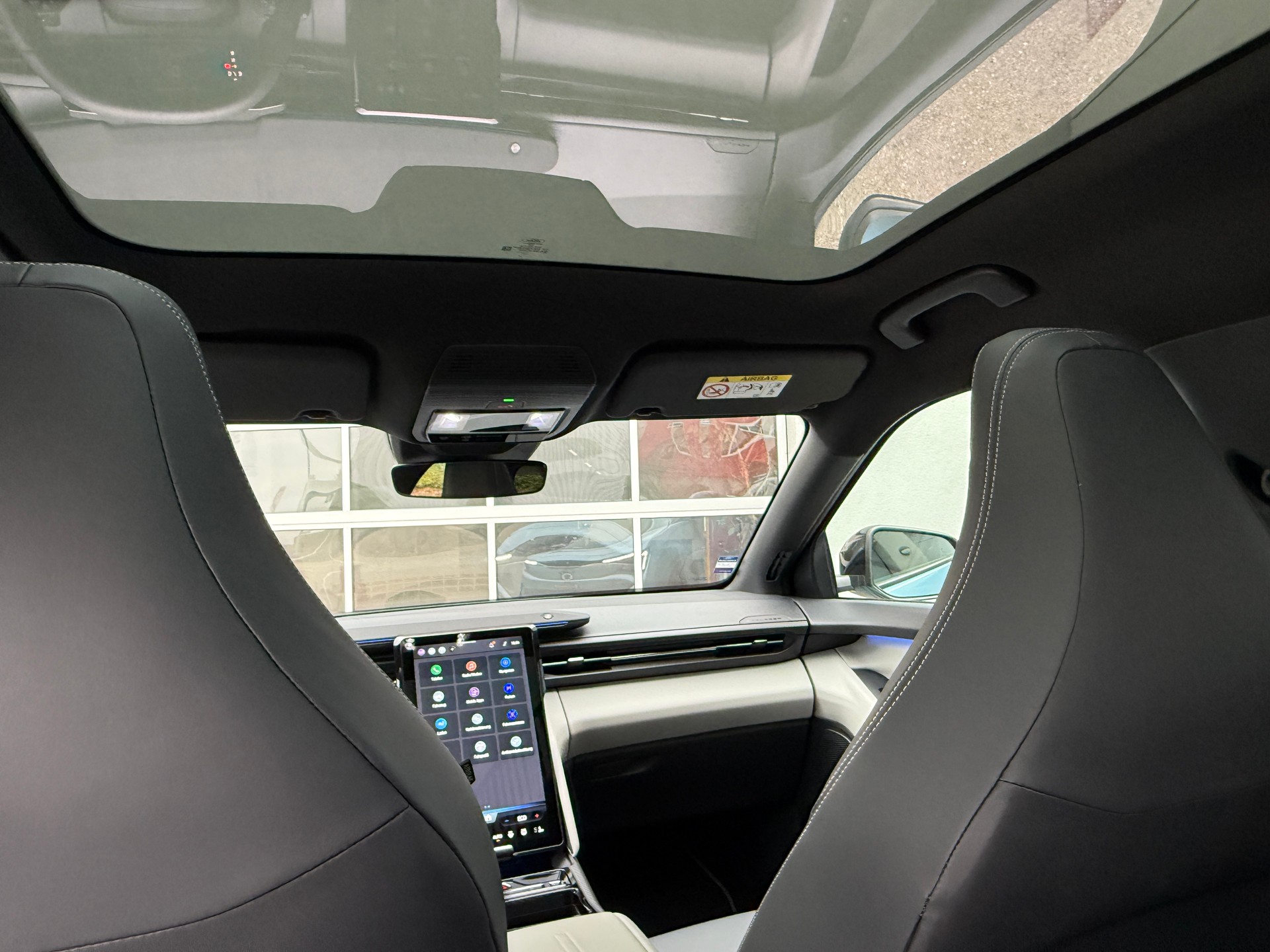 FORD Explorer Elektro 77kWh Extended Range Premium mit Anhängerkupplung, Wärmepumpe & Panoramadach-image-26
