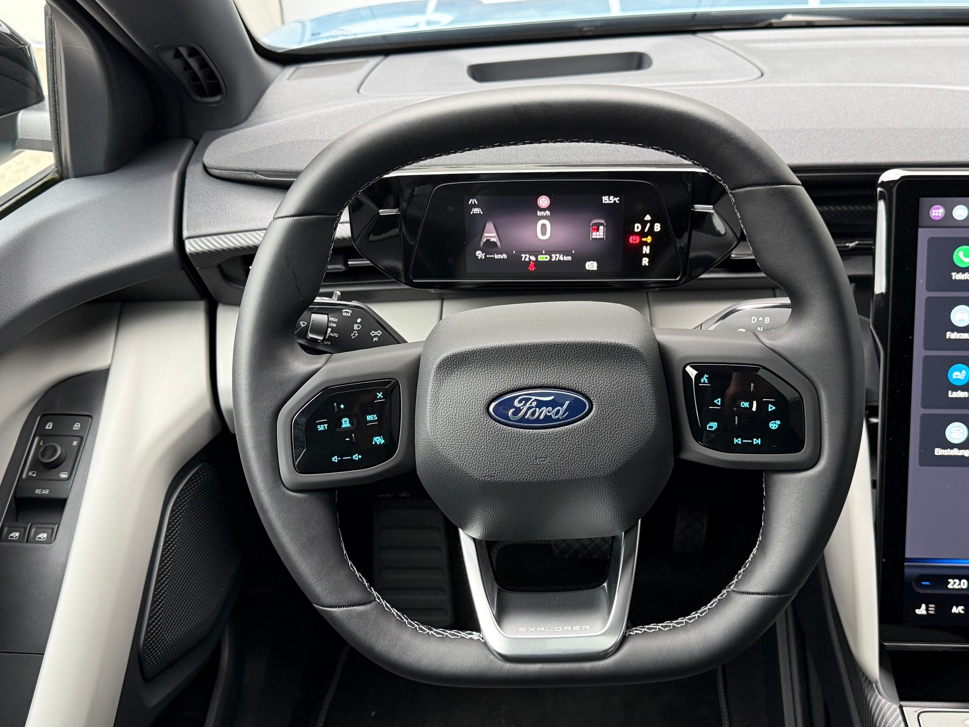 FORD Explorer Elektro 77kWh Extended Range Premium mit Anhängerkupplung, Wärmepumpe & Panoramadach-image-20