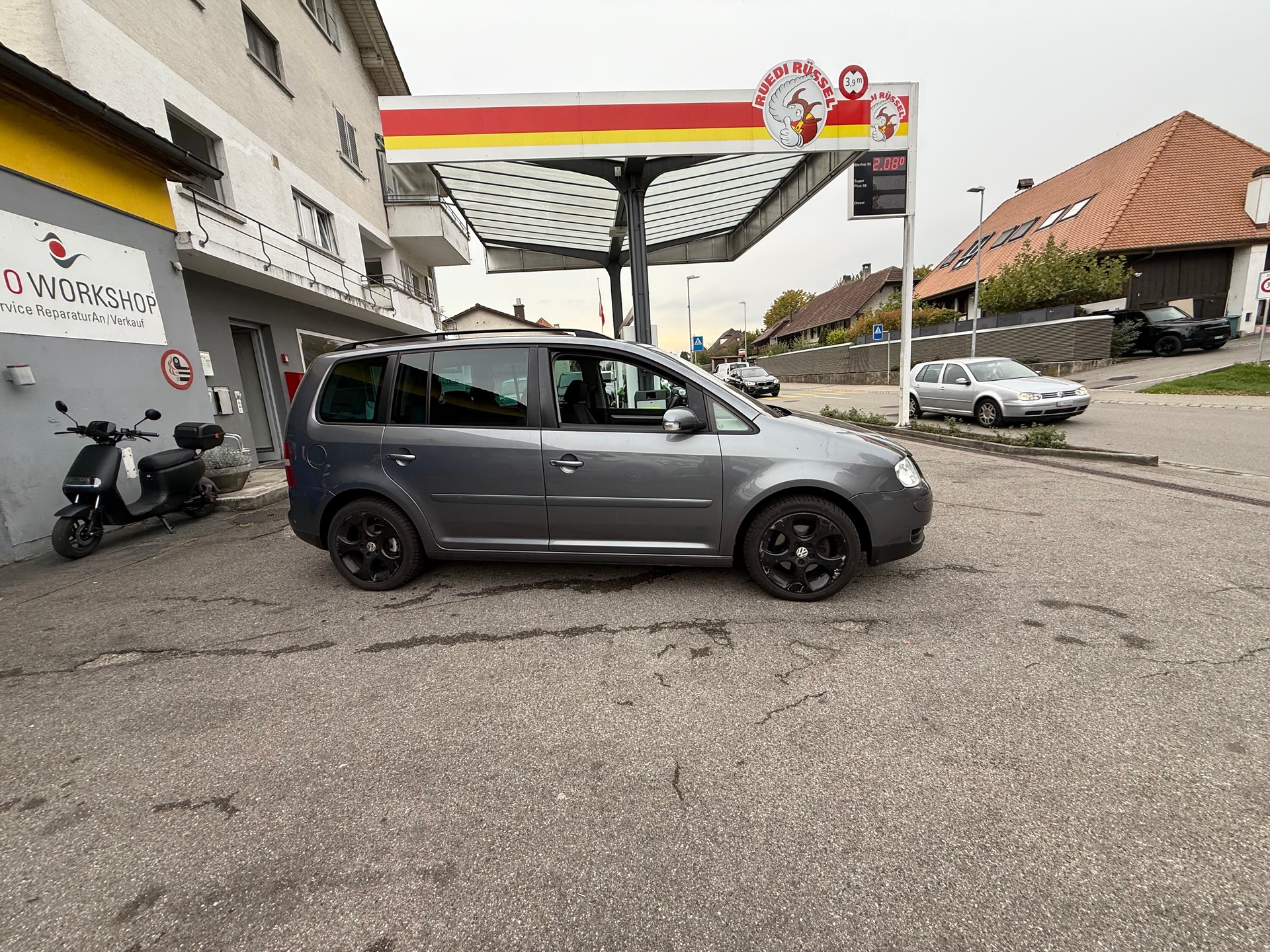 VW Touran 1.9 TDI-image-1