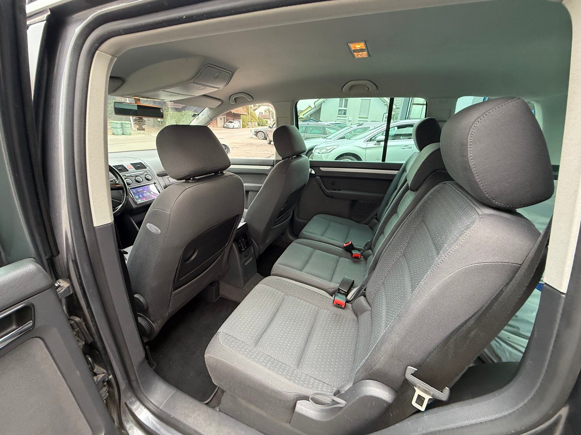 VW Touran 1.9 TDI-image-7