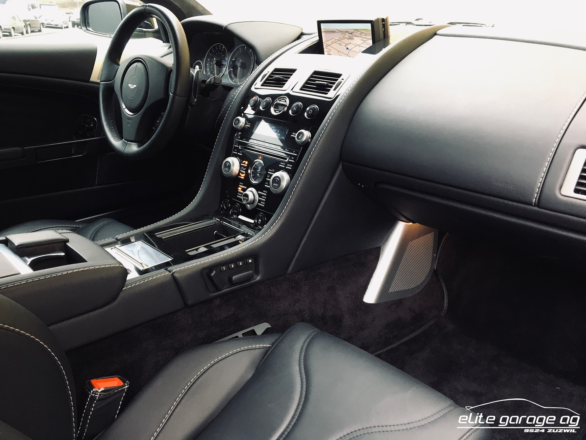 ASTON MARTIN DBS Coupé Touchtronic 2-image-12