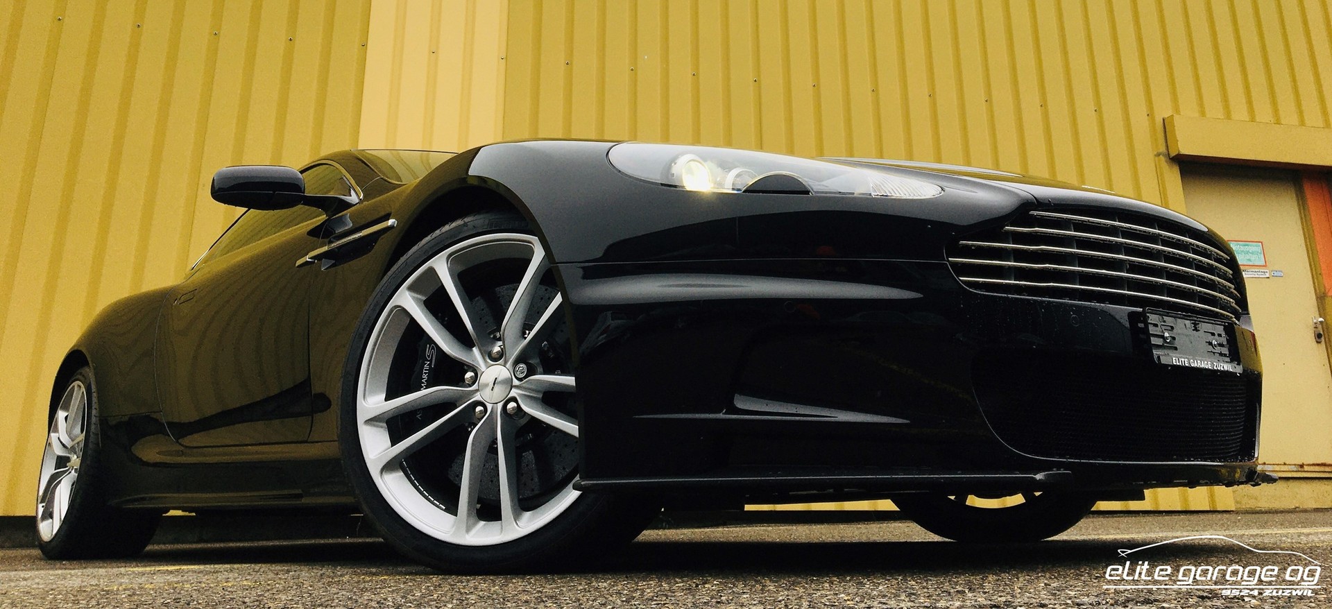 ASTON MARTIN DBS Coupé Touchtronic 2-image-2