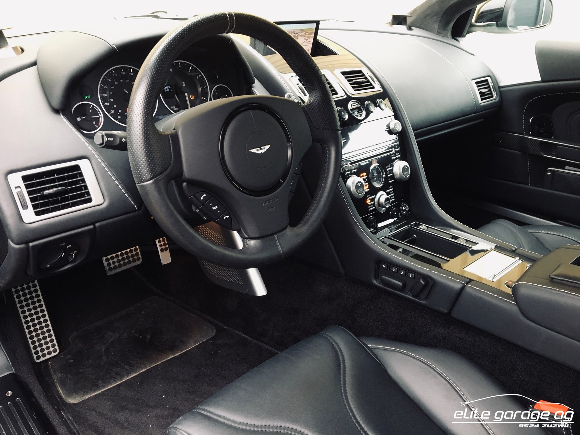 ASTON MARTIN DBS Coupé Touchtronic 2-image-10