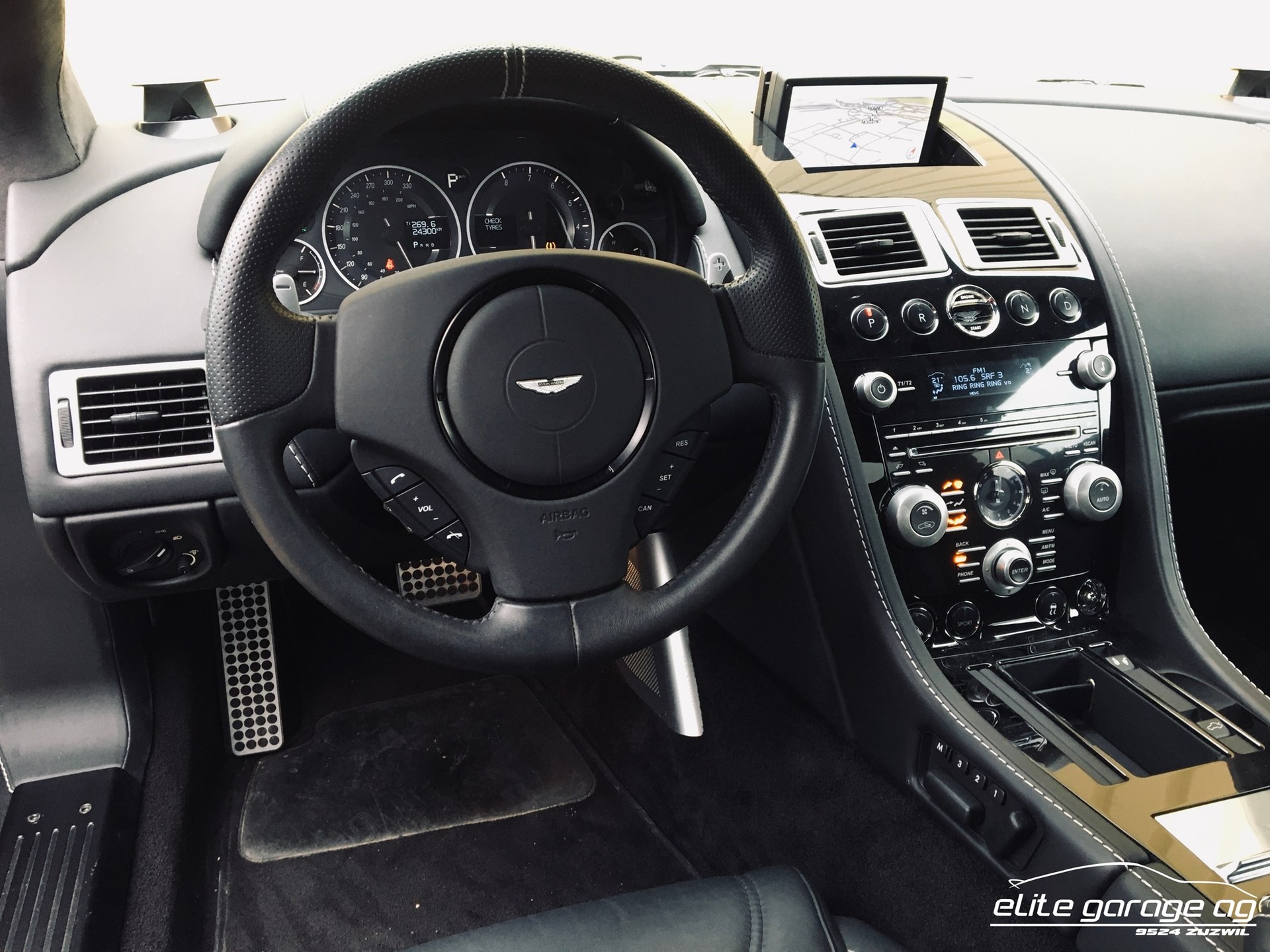 ASTON MARTIN DBS Coupé Touchtronic 2-image-11