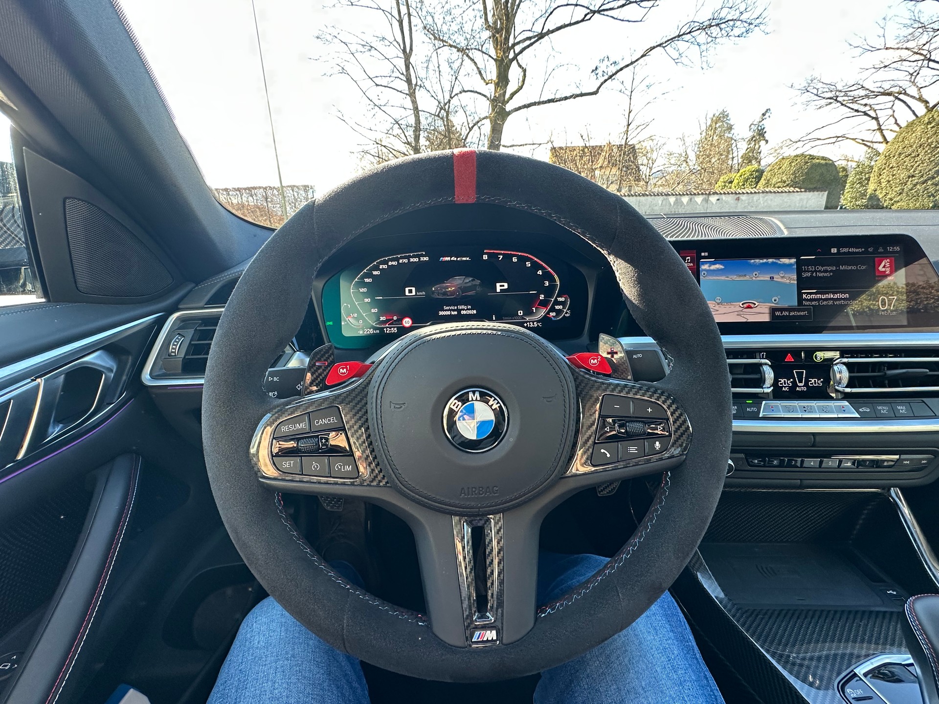 BMW M4 CSL Coupé-image-9