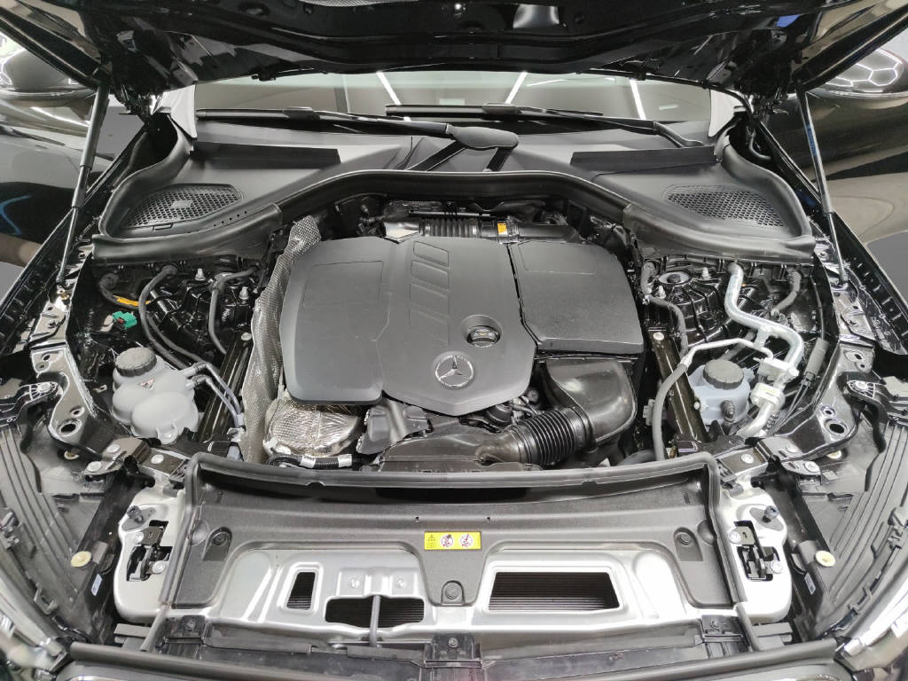 MERCEDES-BENZ GLC 300 de Avantgarde Line 4Matic-image-9