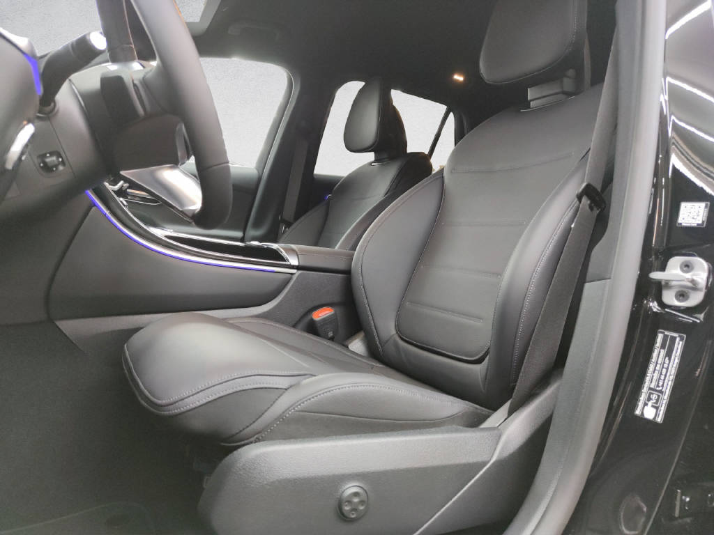 MERCEDES-BENZ GLC 300 de Avantgarde Line 4Matic-image-10