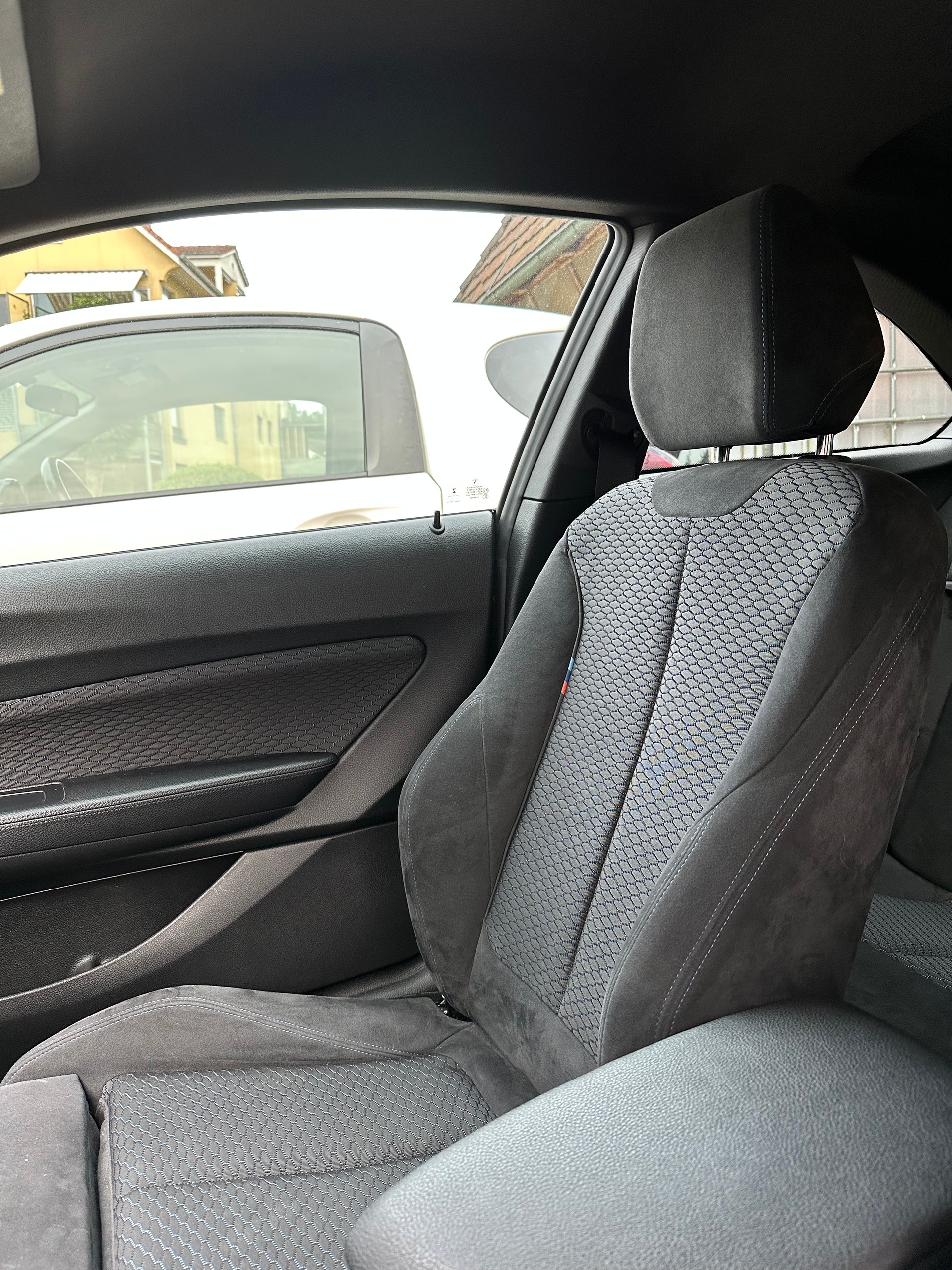BMW M240i xDrive Steptronic-image-5