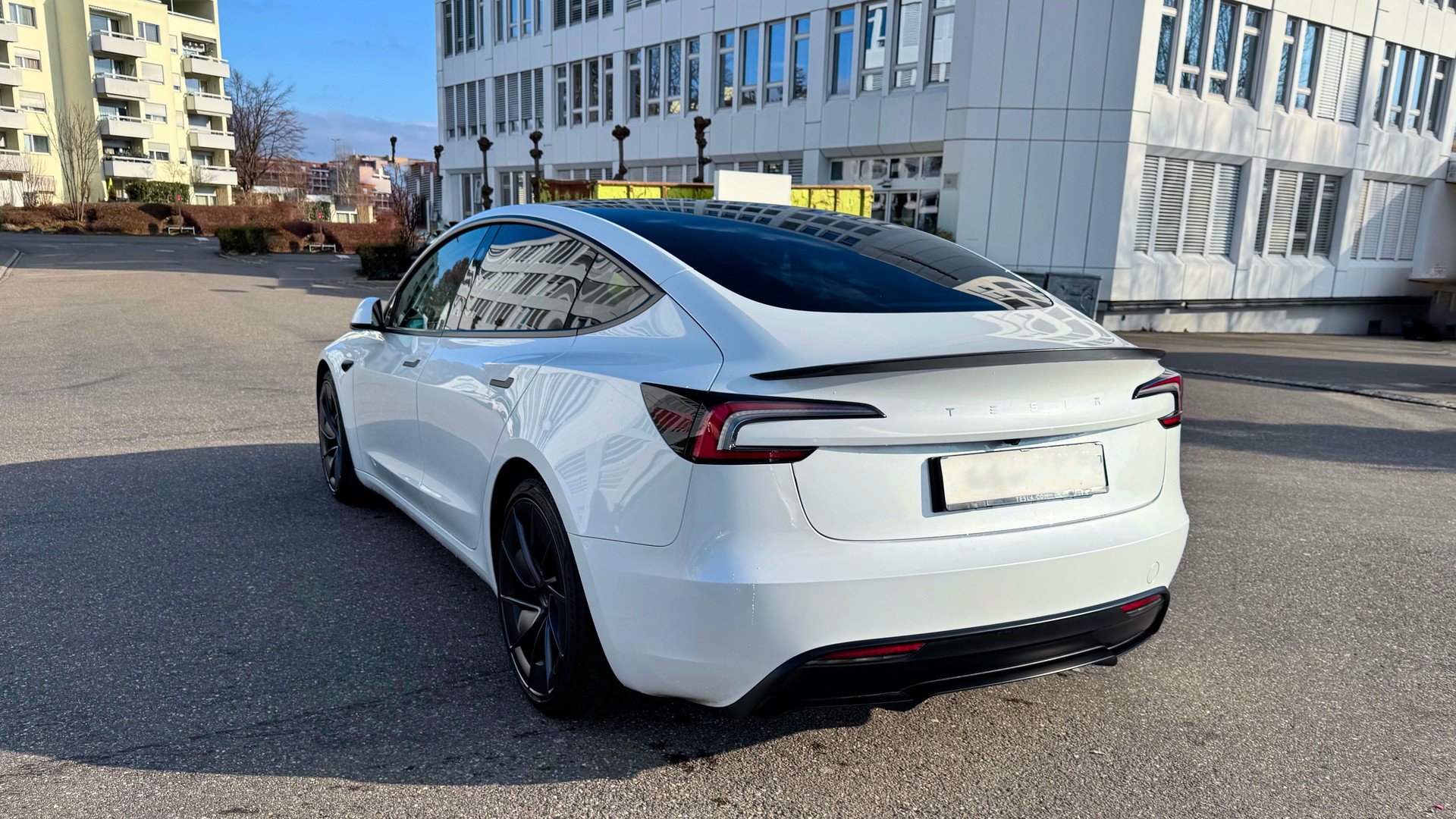 TESLA Model 3 Performance Highland | Enhanced Autopilot | 4 Winterreifen neu-image-3