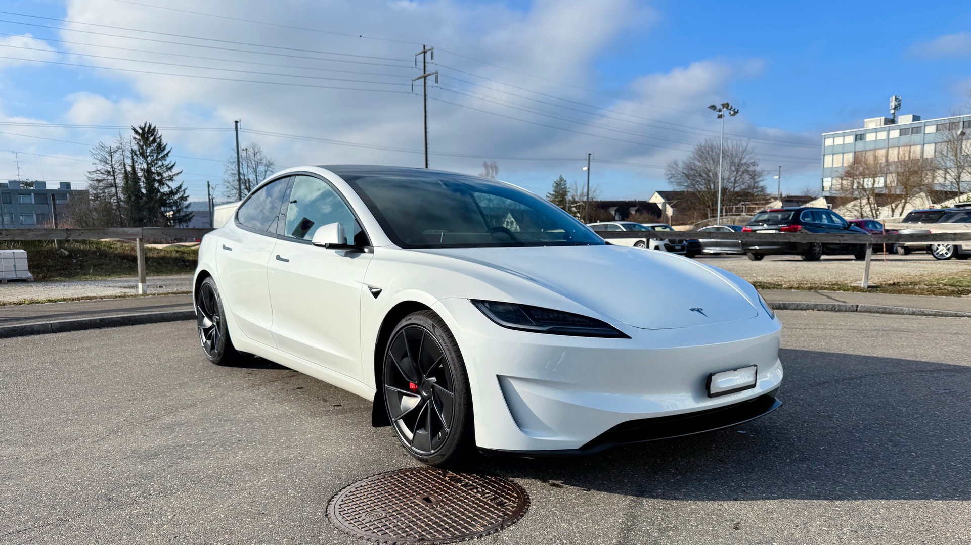TESLA Model 3 Performance Highland | Enhanced Autopilot | 4 Winterreifen neu-image-0
